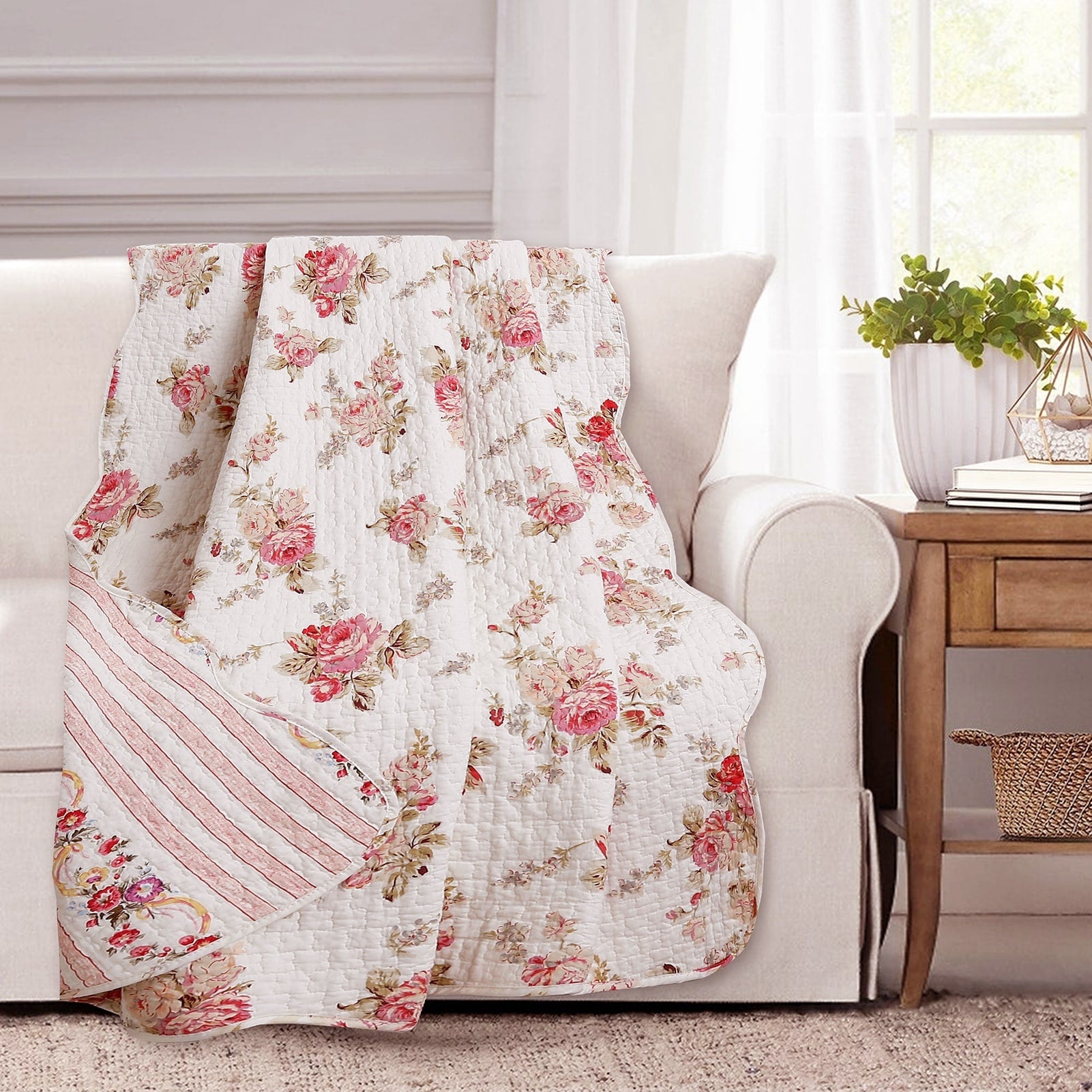 Chic Shabby Spring Rose Quilted Throw