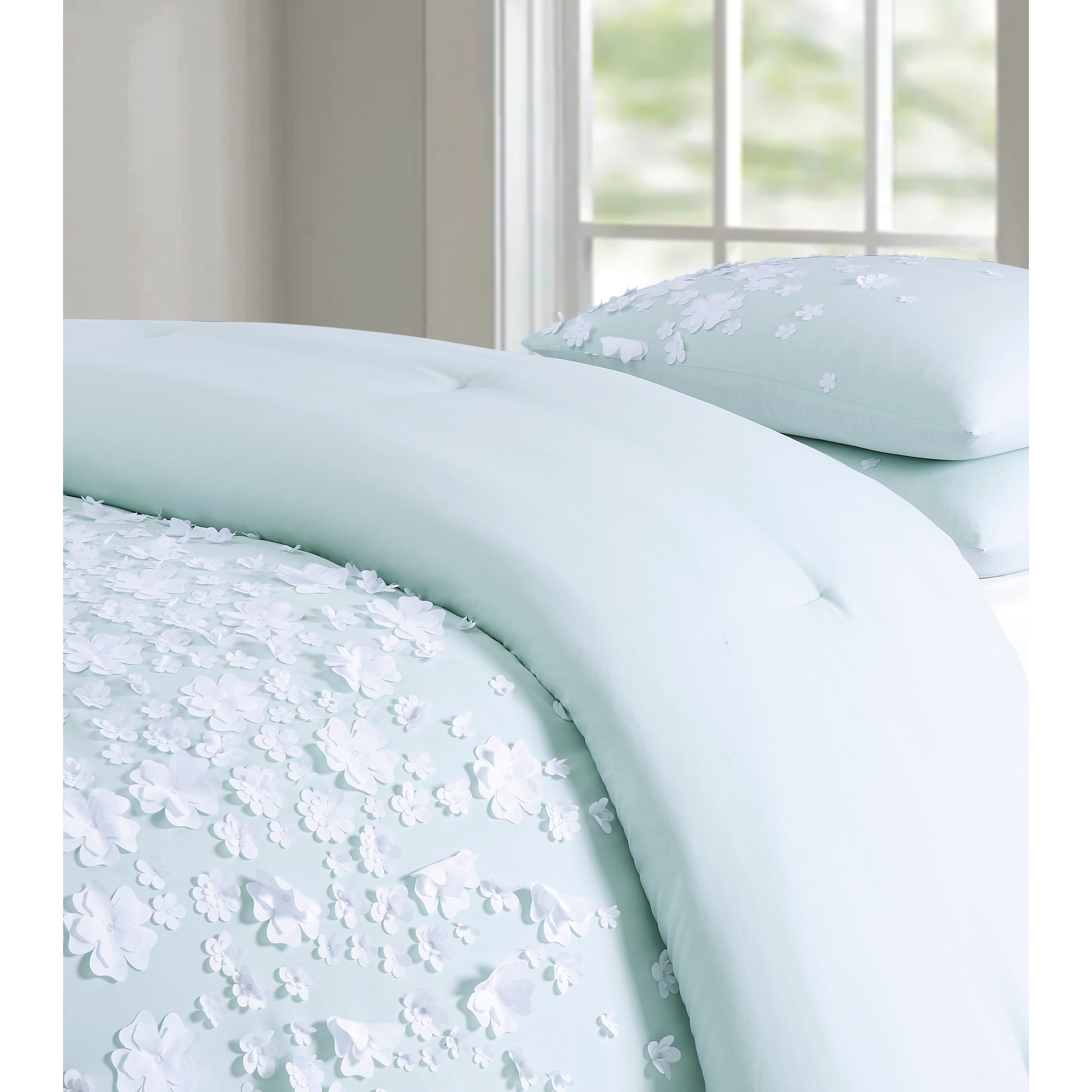 Christian Siriano Confetti Flowers 3 Piece Comforter Set
