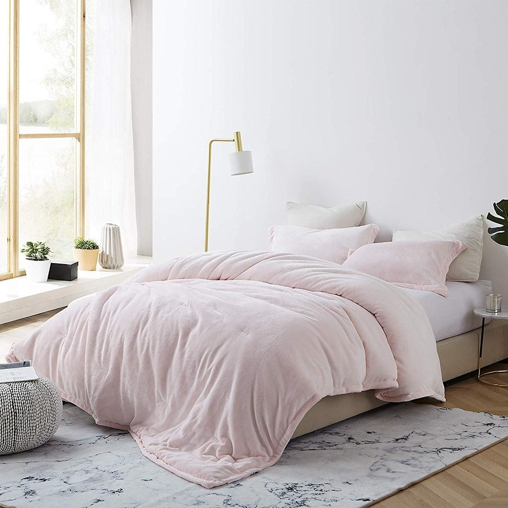 Porch Den Clematis Frosted Rose Quartz Oversized Comforter