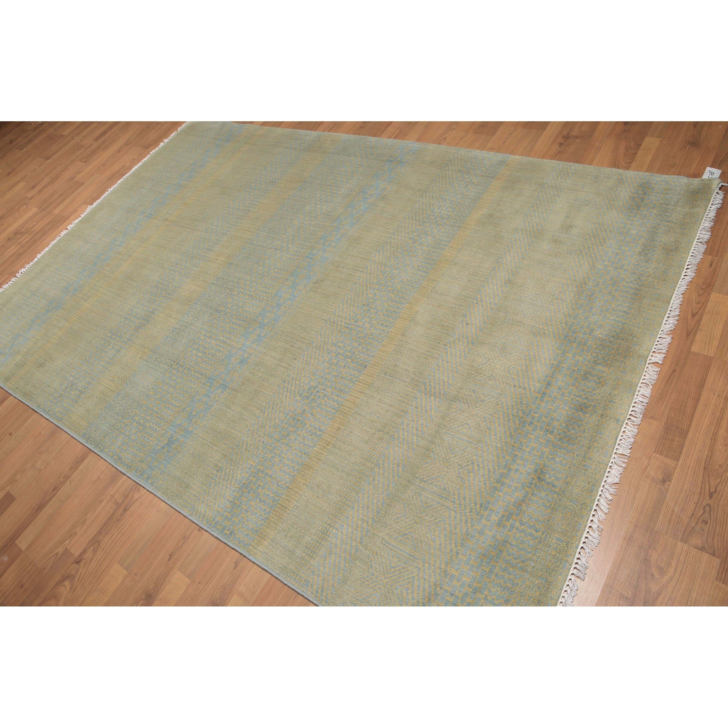 Contemporary Chic Oriental Hand Knotted Area Rug Multi