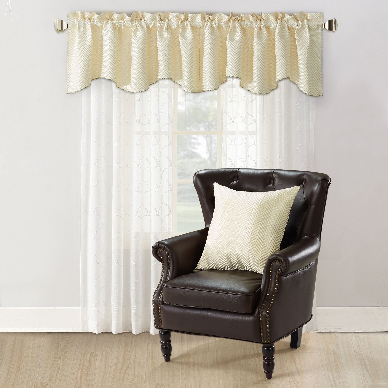 Copper Grove Hoorn Jacquard Valance And Pillow Sham 2 Piece Set With Chevron Pattern