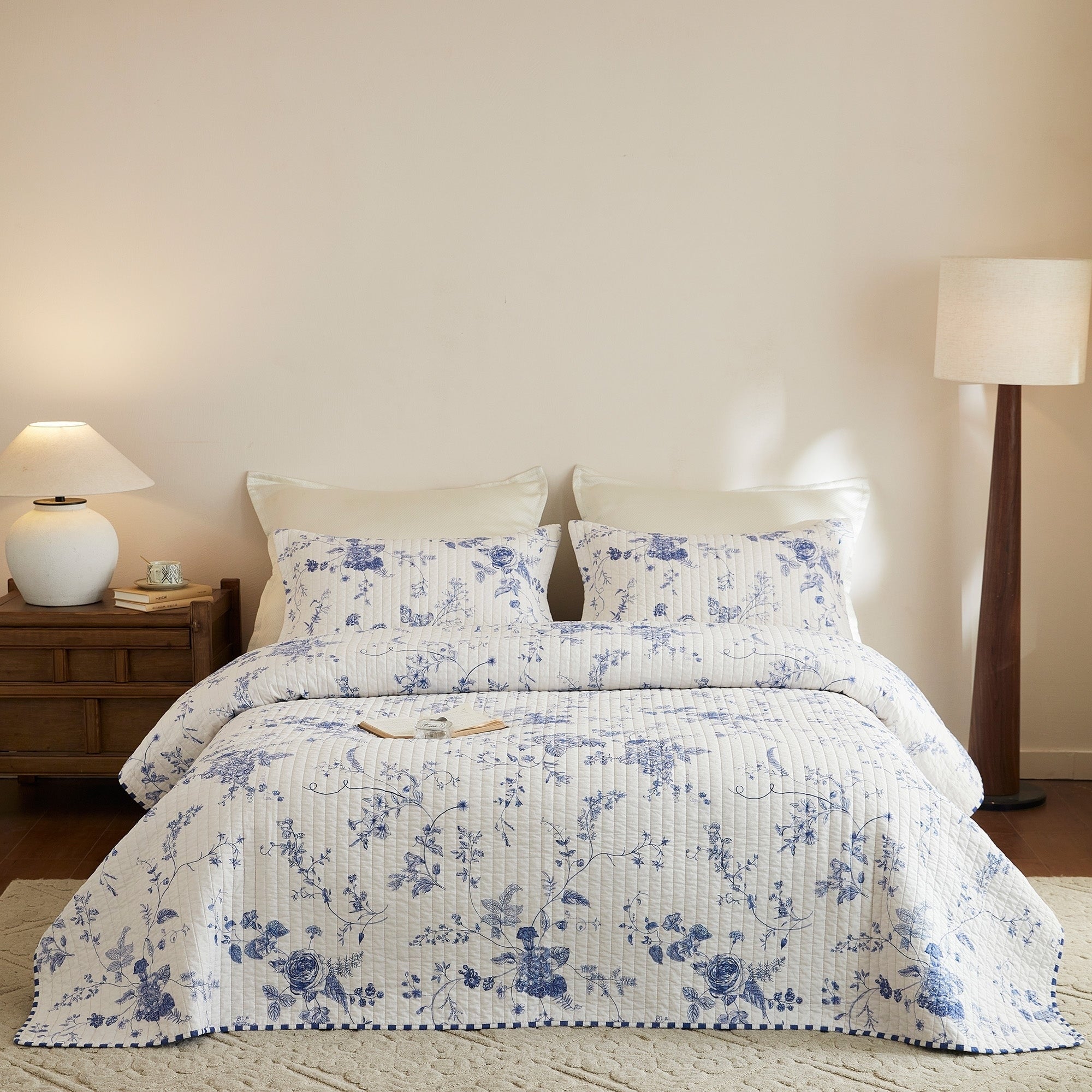 Cotton Blue White Floral Quilt Bedspread Set