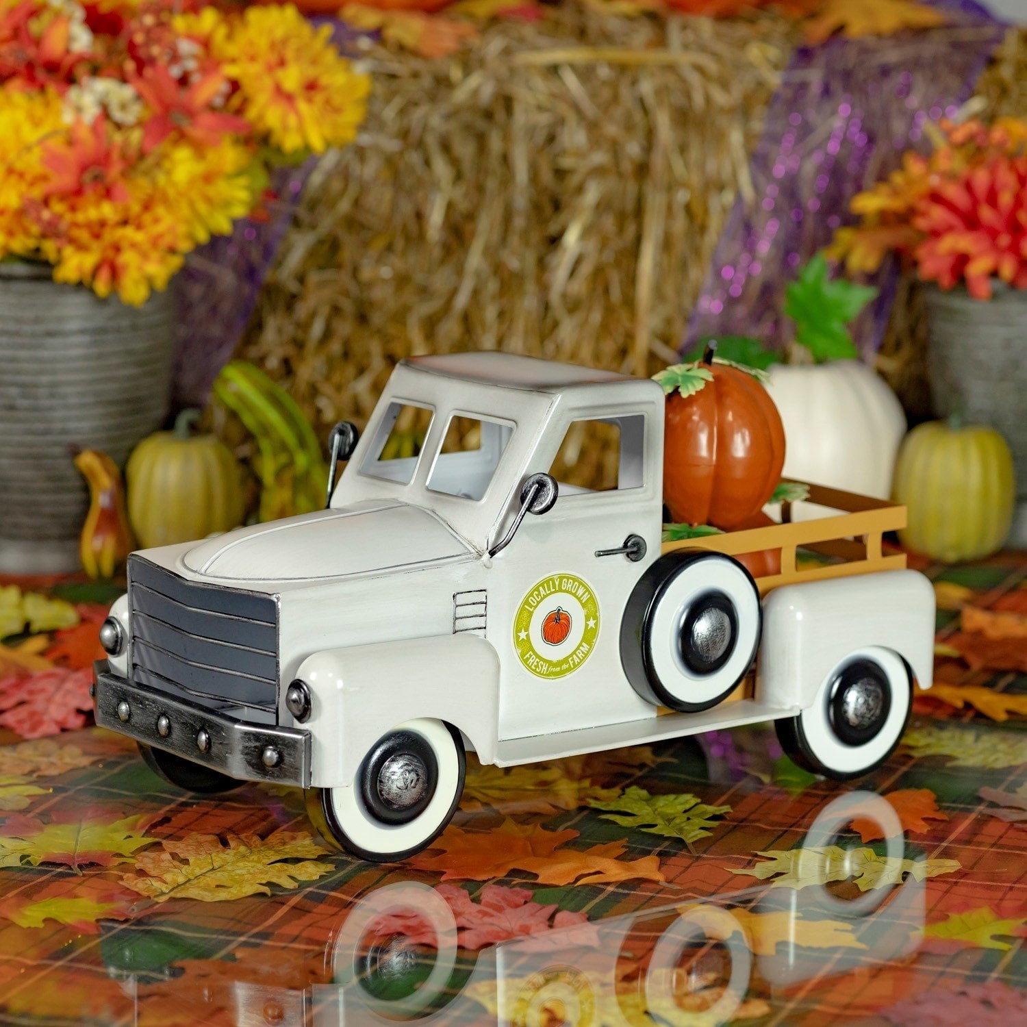 Country Style Metal Truck With Pumpkins In Antique White 8.6X18X10
