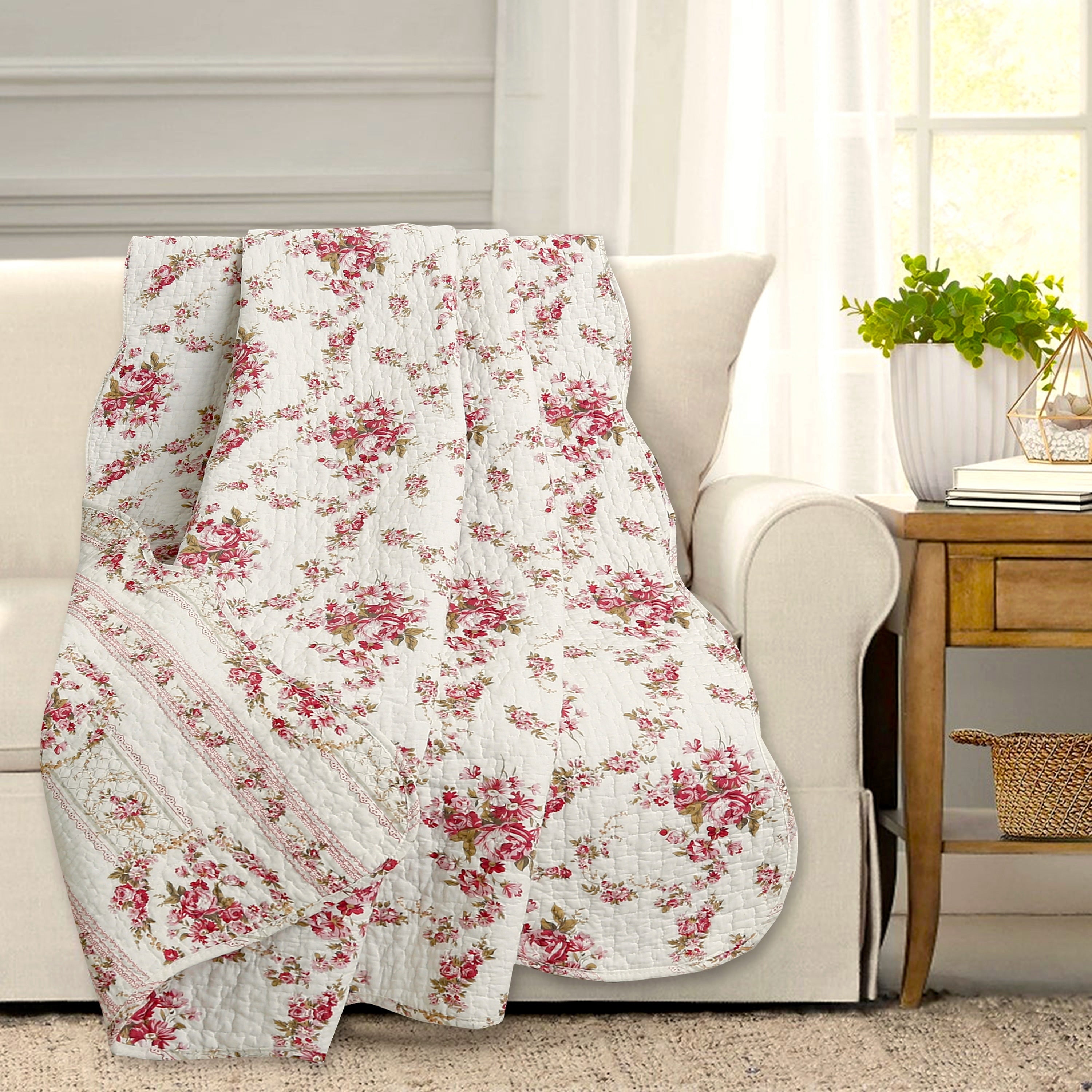 Chic Vintage Rose Quilted Throw
