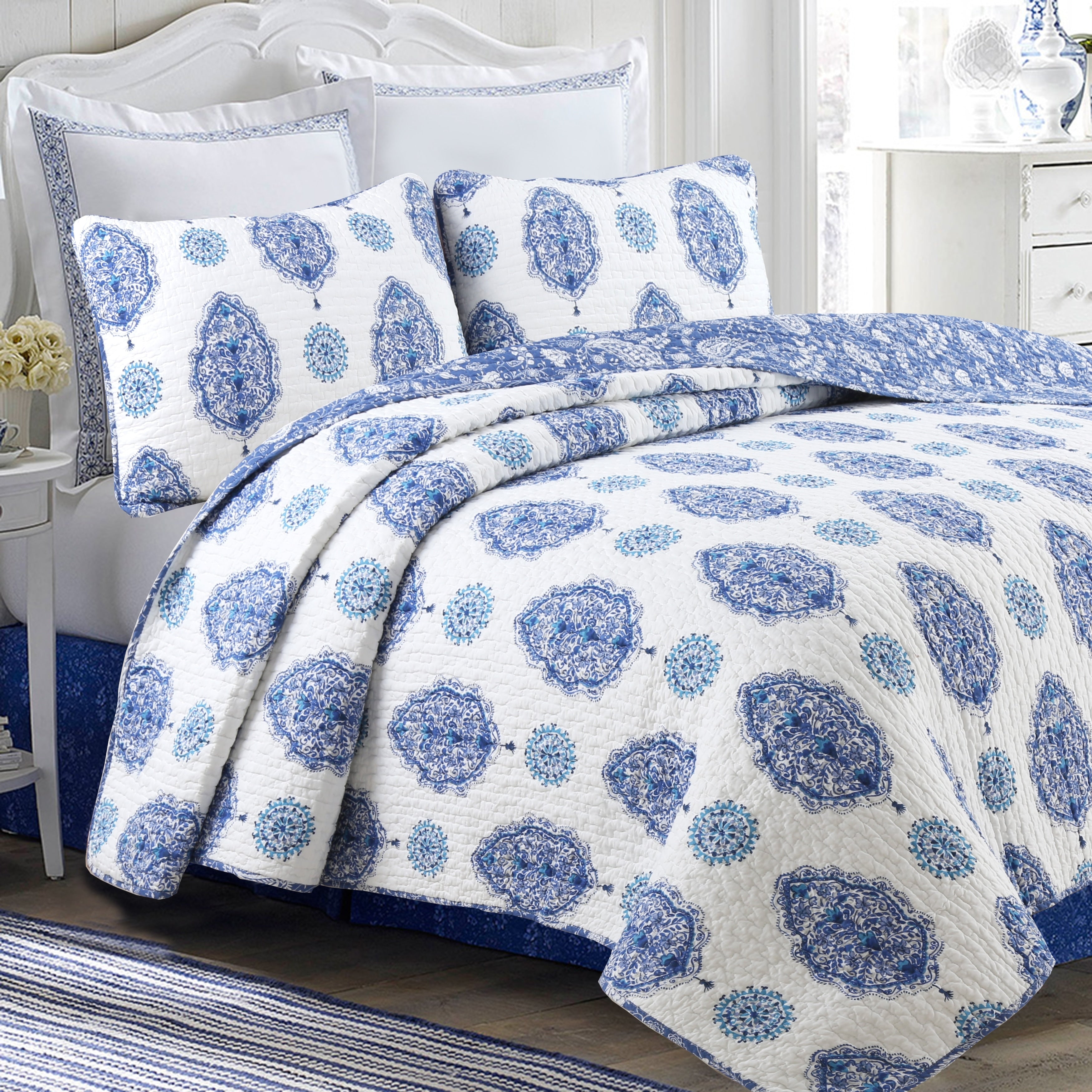 Cozy Line Hittle 3 Piece Cotton Reversible Quilt Set