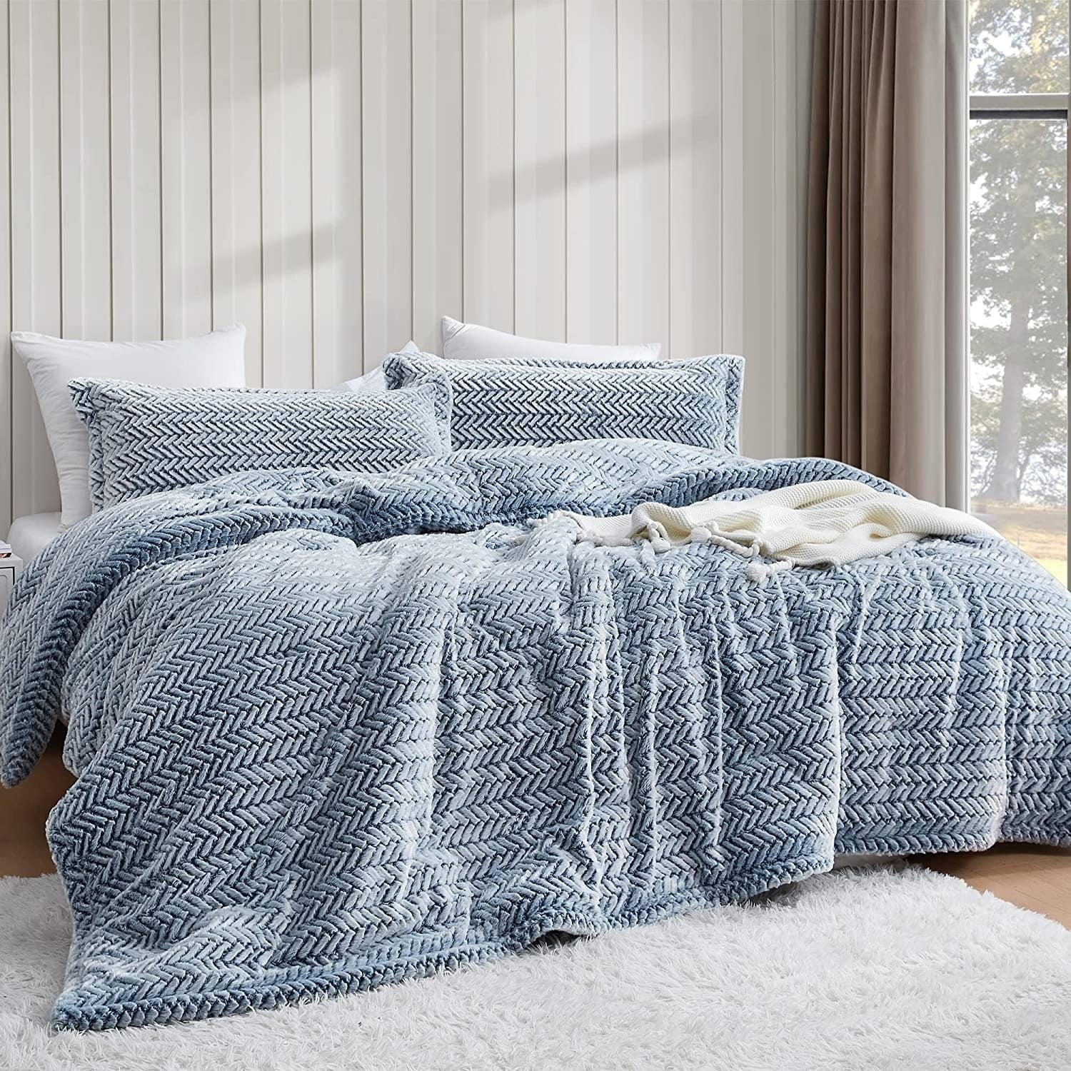 Cozy Peaks Coma Inducer Oversized Comforter Chevron Frosted Navy