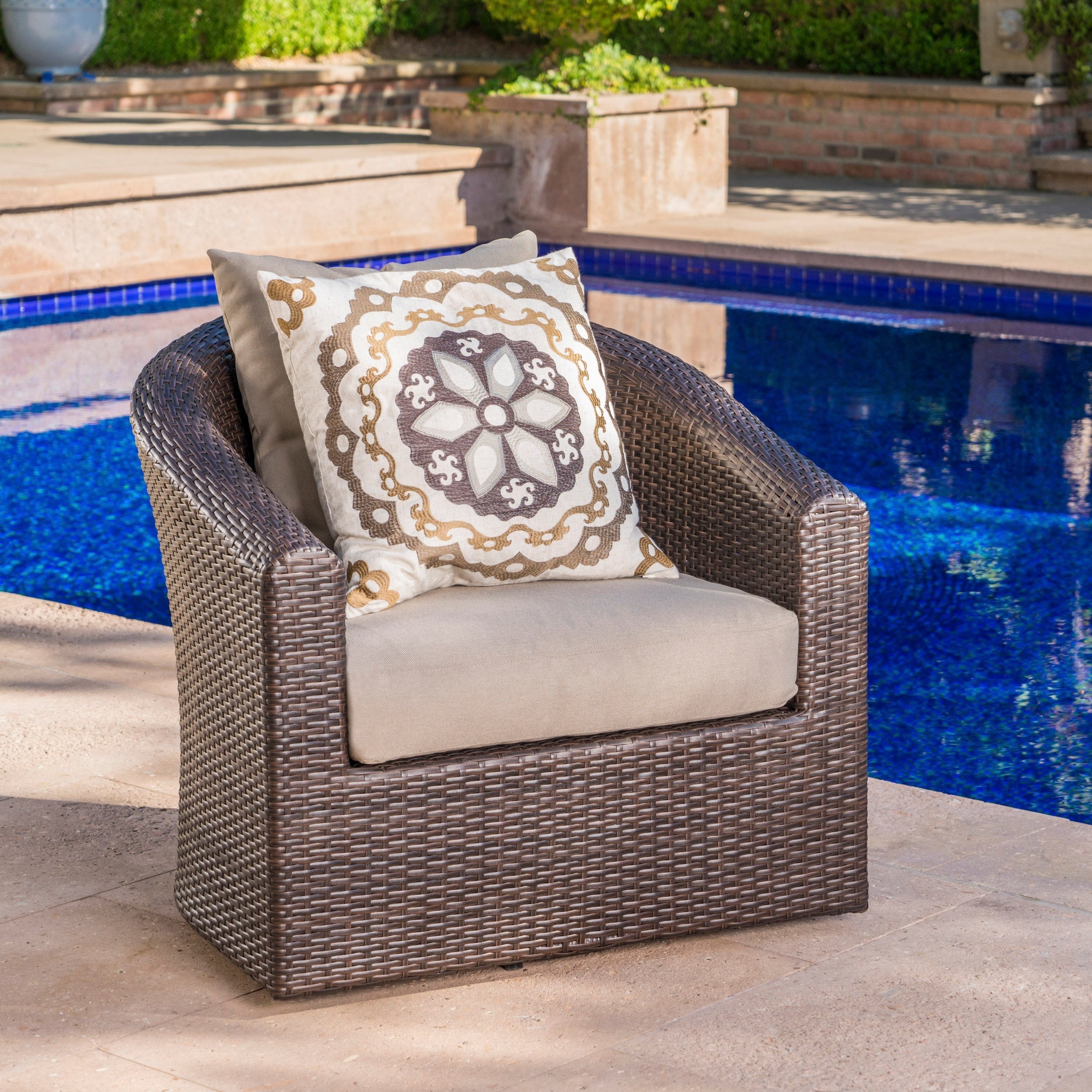 Darius Outdoor Wicker Aluminum Swivel Club Chair With Cushion By Christopher Knight Home