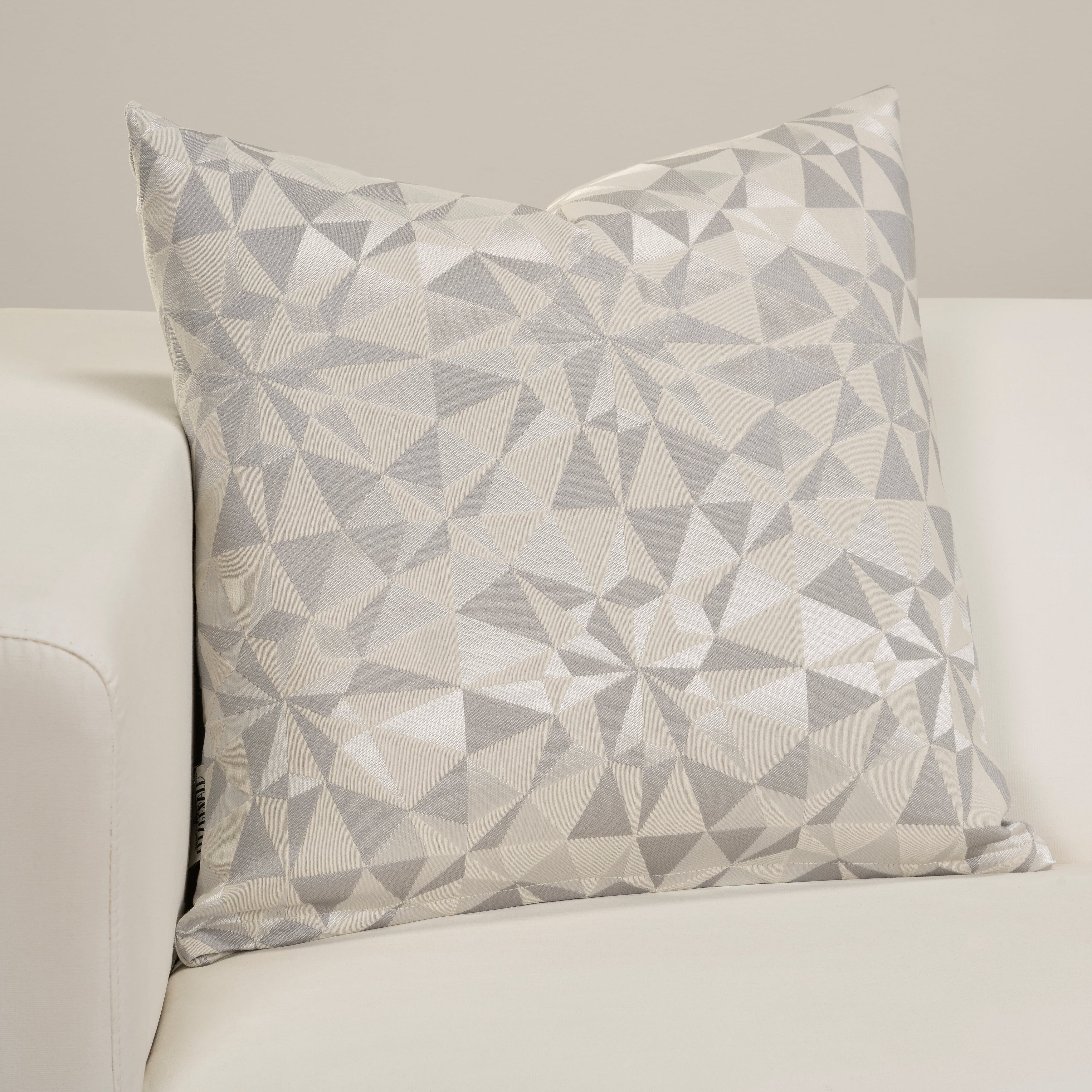 Diamond Point Designer Throw Pillow