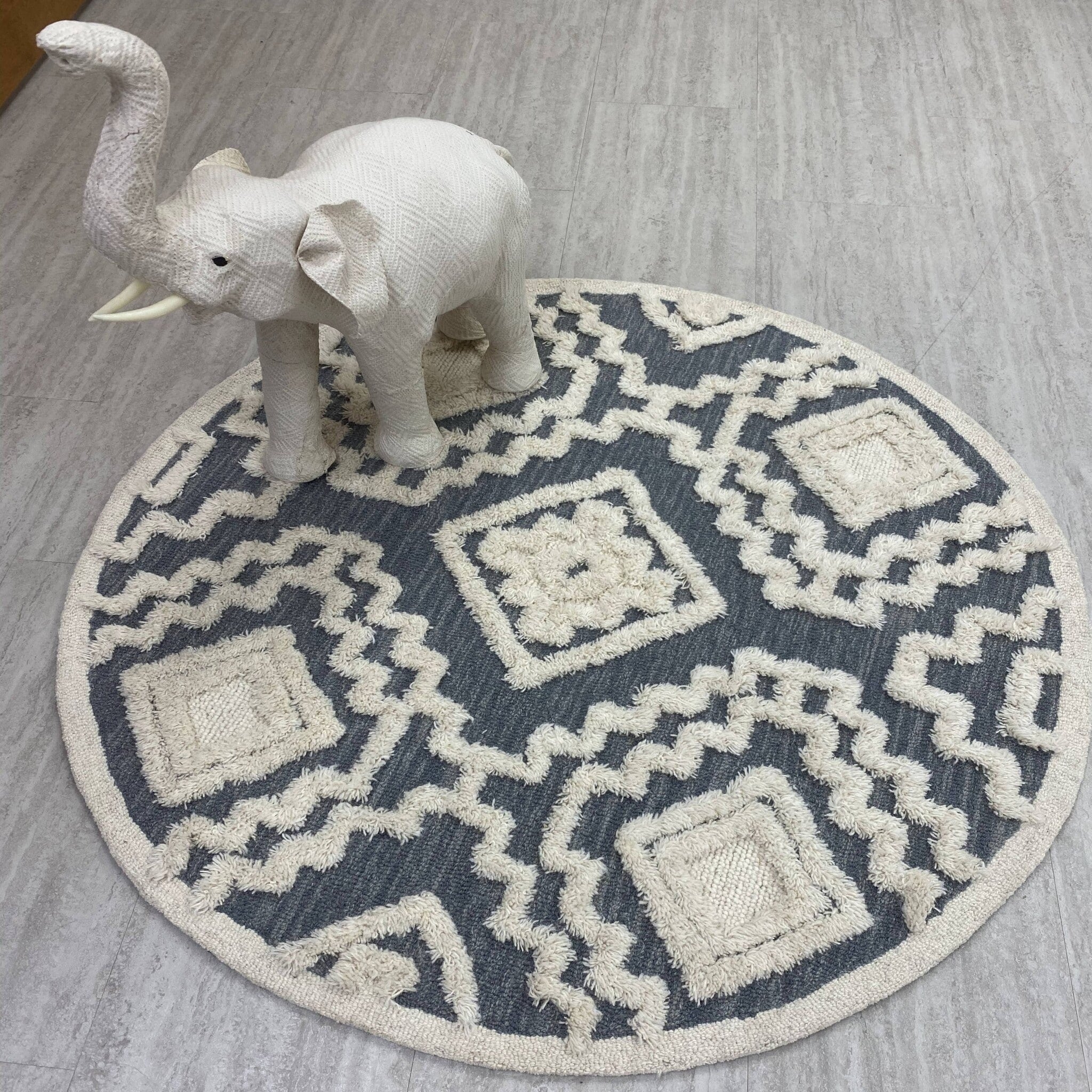 Diverse Modern Geometric Hand Tufted Round Rug