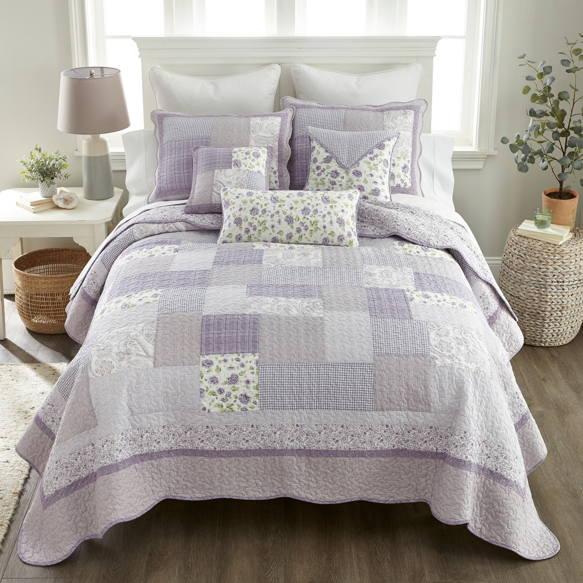 Donna Sharp Lavender Rose Quilt Set