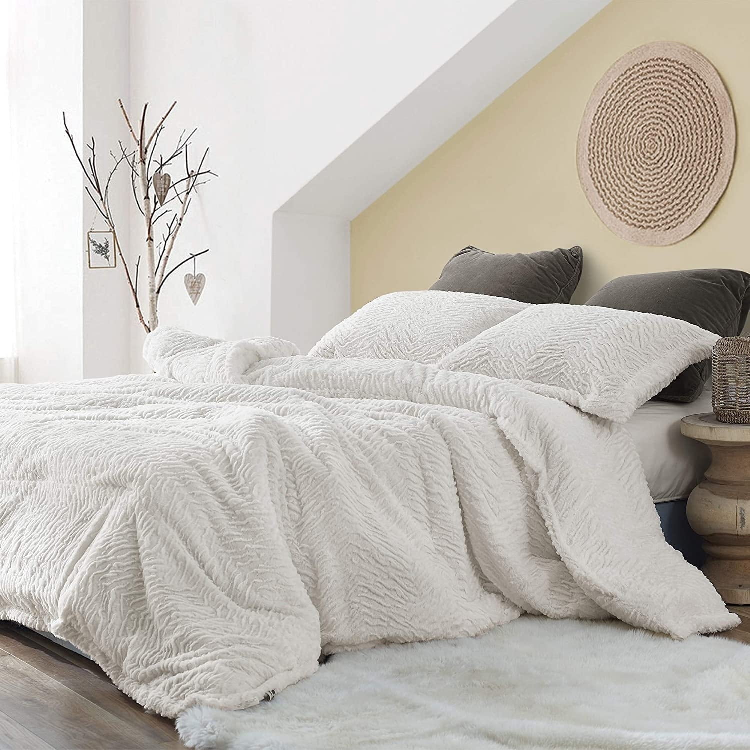Doves Peace Coma Inducer Oversized Comforter White