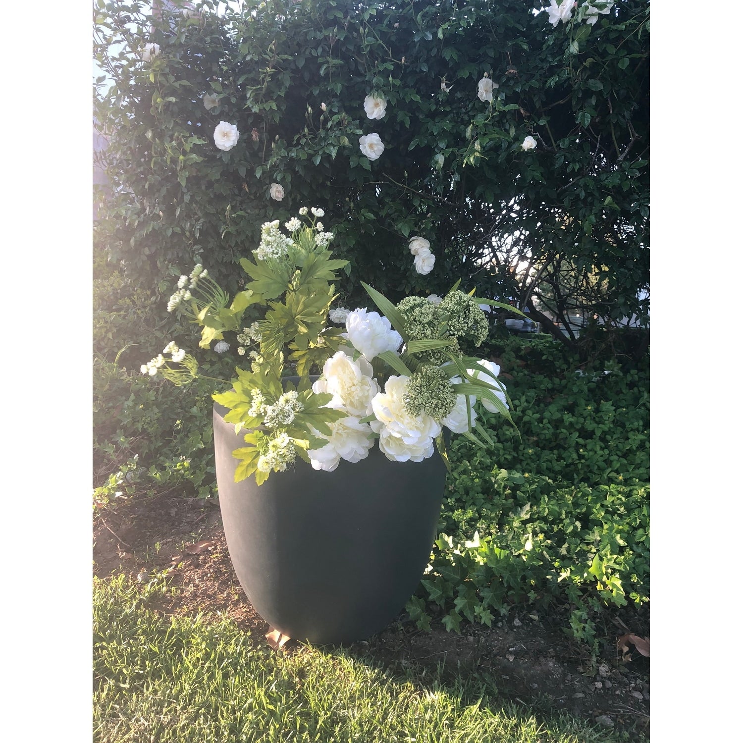 Durx Litecrete Lightweight Concrete Modern Seamless Round Cement Color Planter 17.7X17.7X16.9