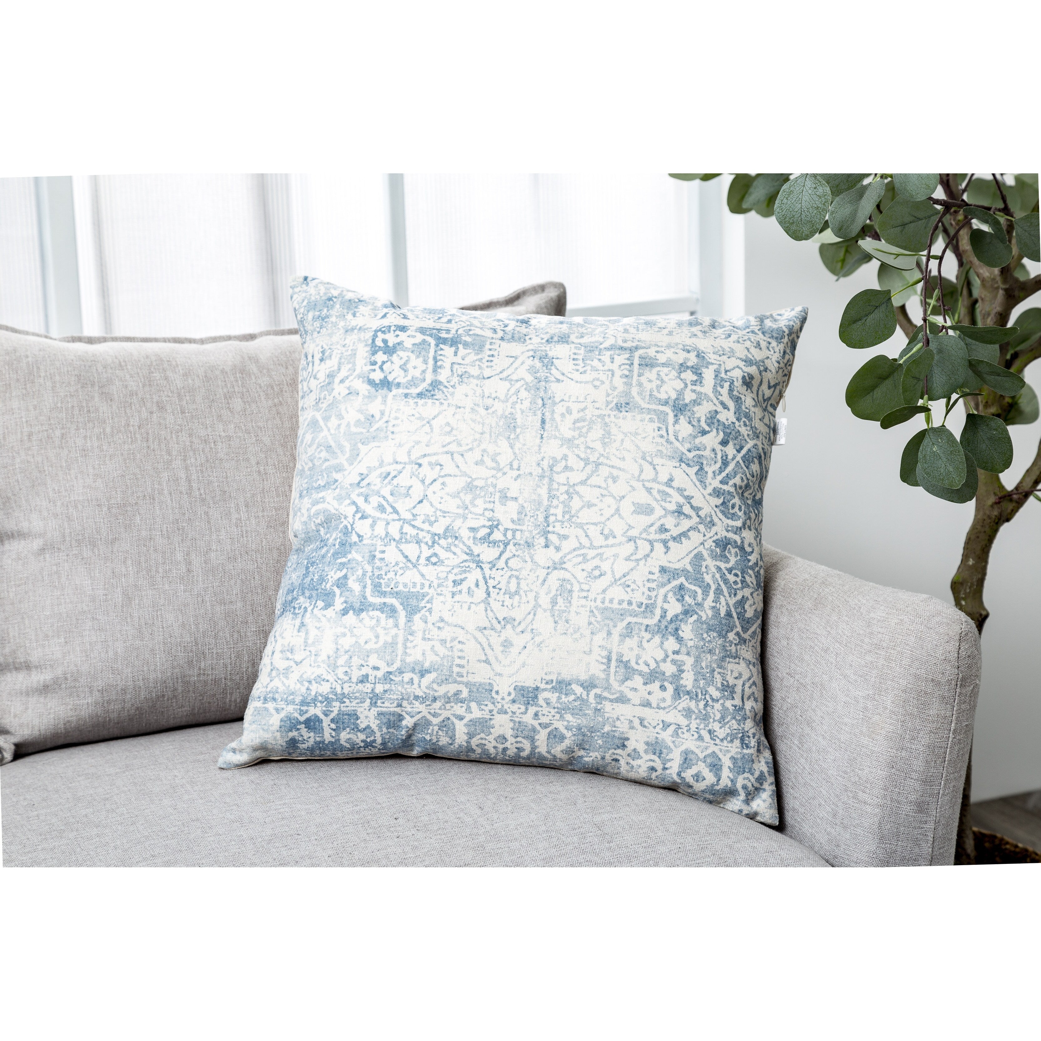 Elite Pillow With Carved Design