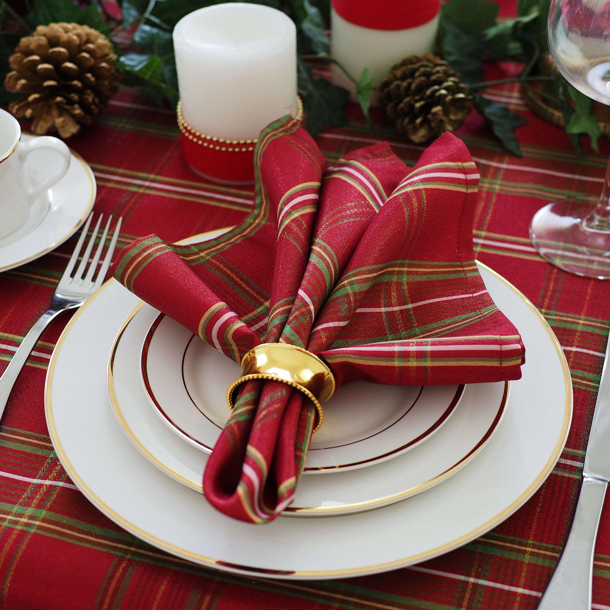 Elrene Shimmering Plaid Holiday Christmas Set Of 4 Napkins 17 W X 17 L