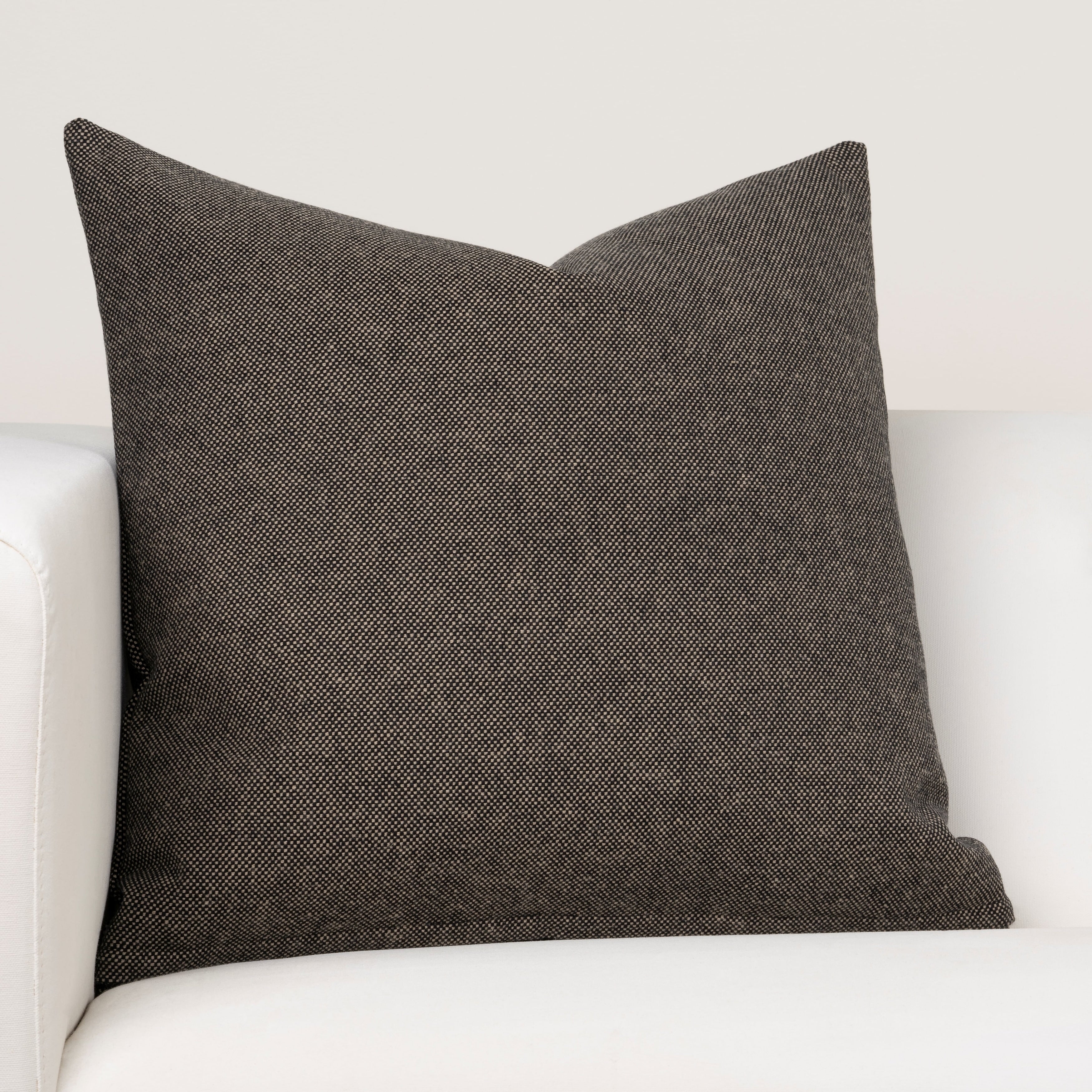 Porch Den Kingsview Black Tan Throw Pillow