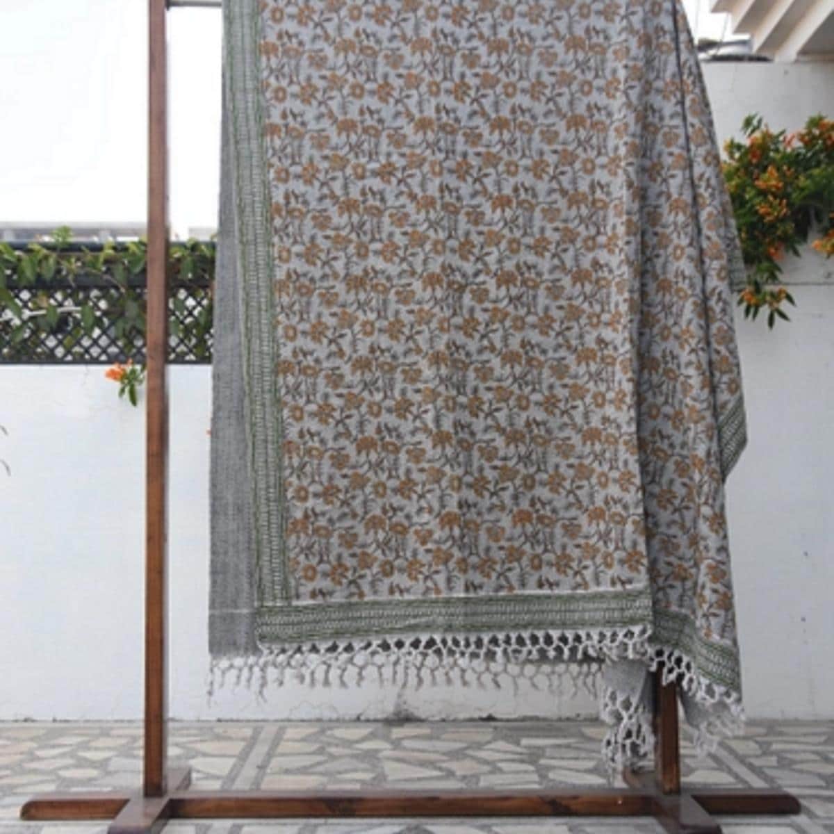 Fabdivine Naayab Handwoven Cotton Throw Blanket Floral Block Print Couch Bed Accent With Hand Tied Fringe 90 X54