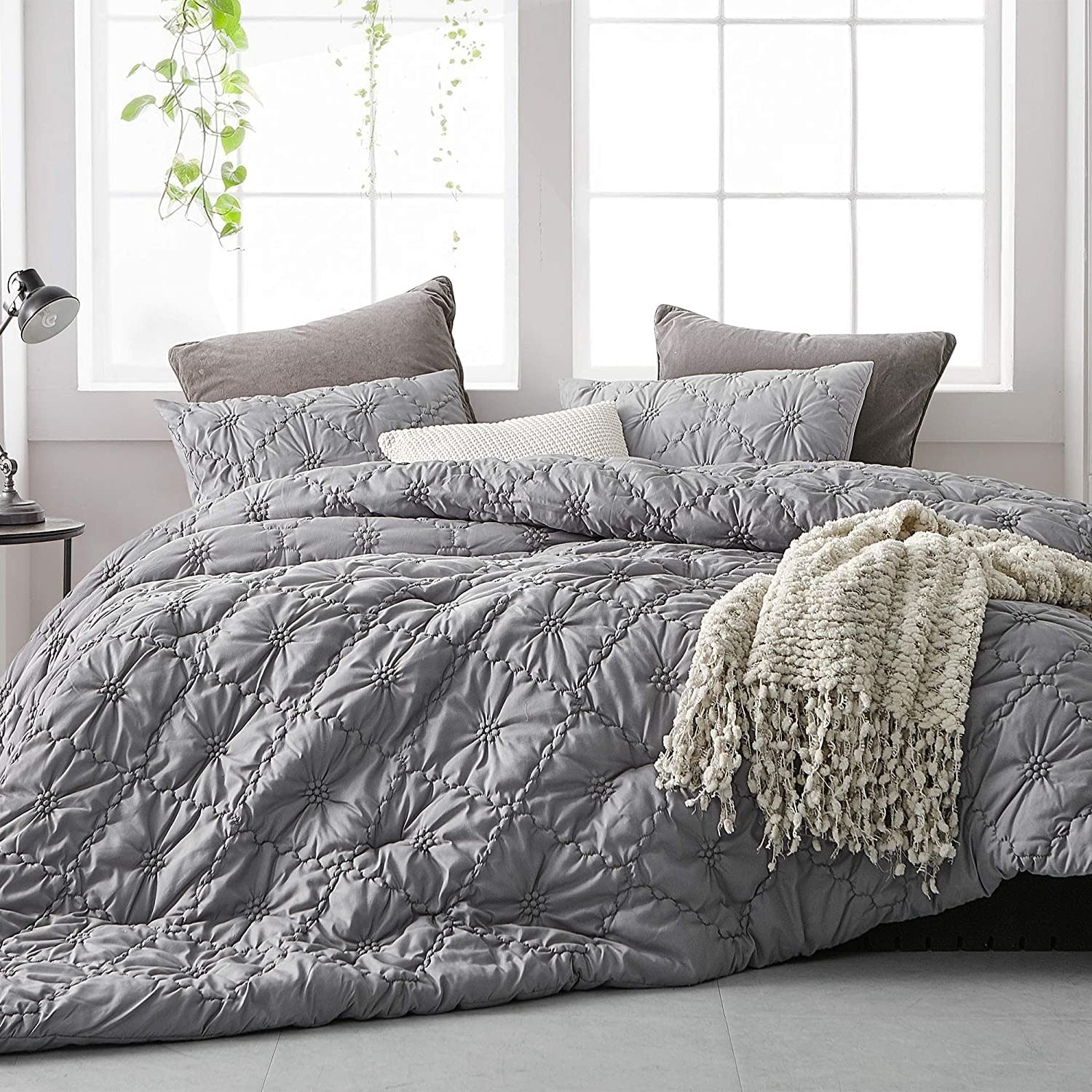 Farmhouse Morning Textured Bedding Oversized Comforter Alloy