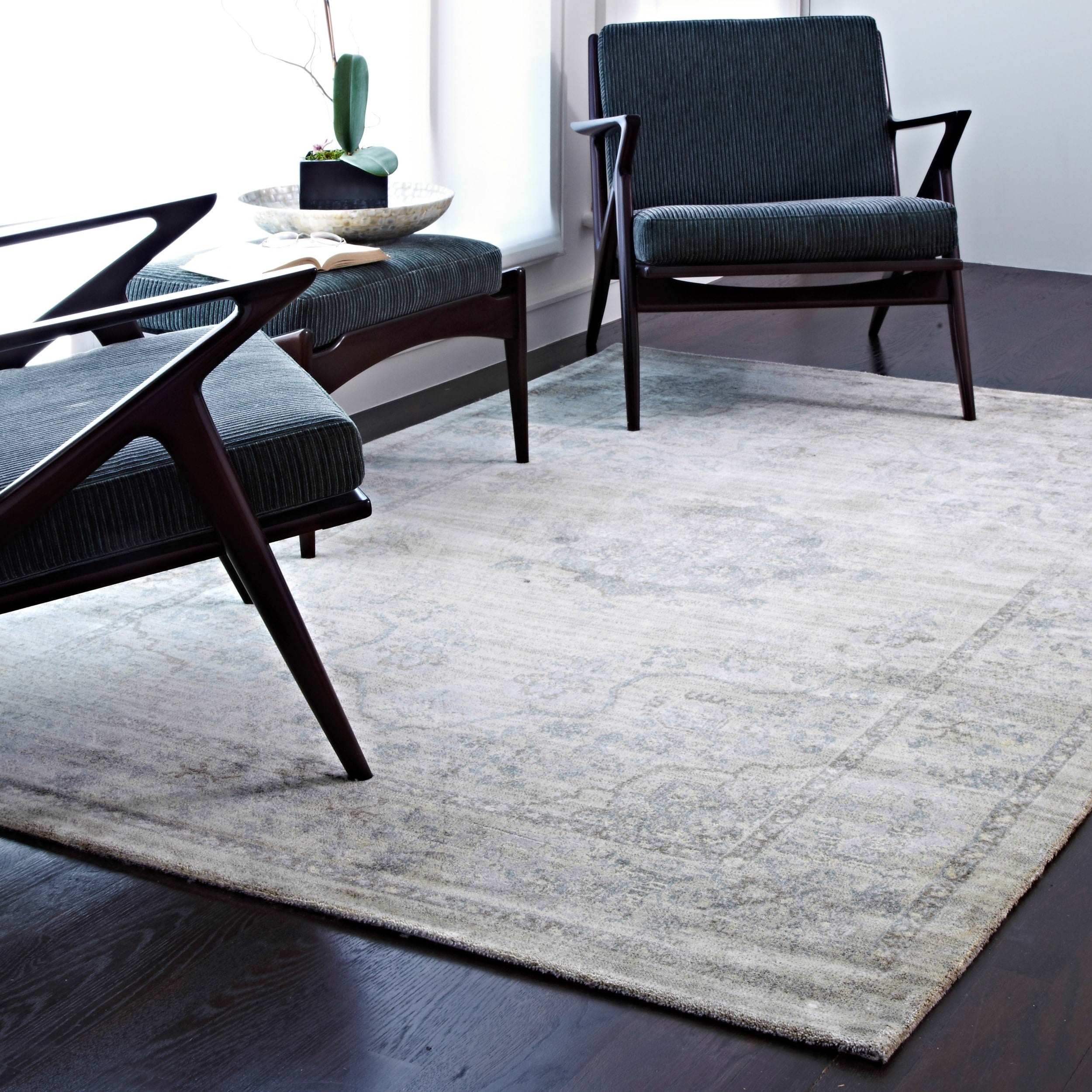 Traditional Distressed Light Beige Blue Floral Medallion Rug