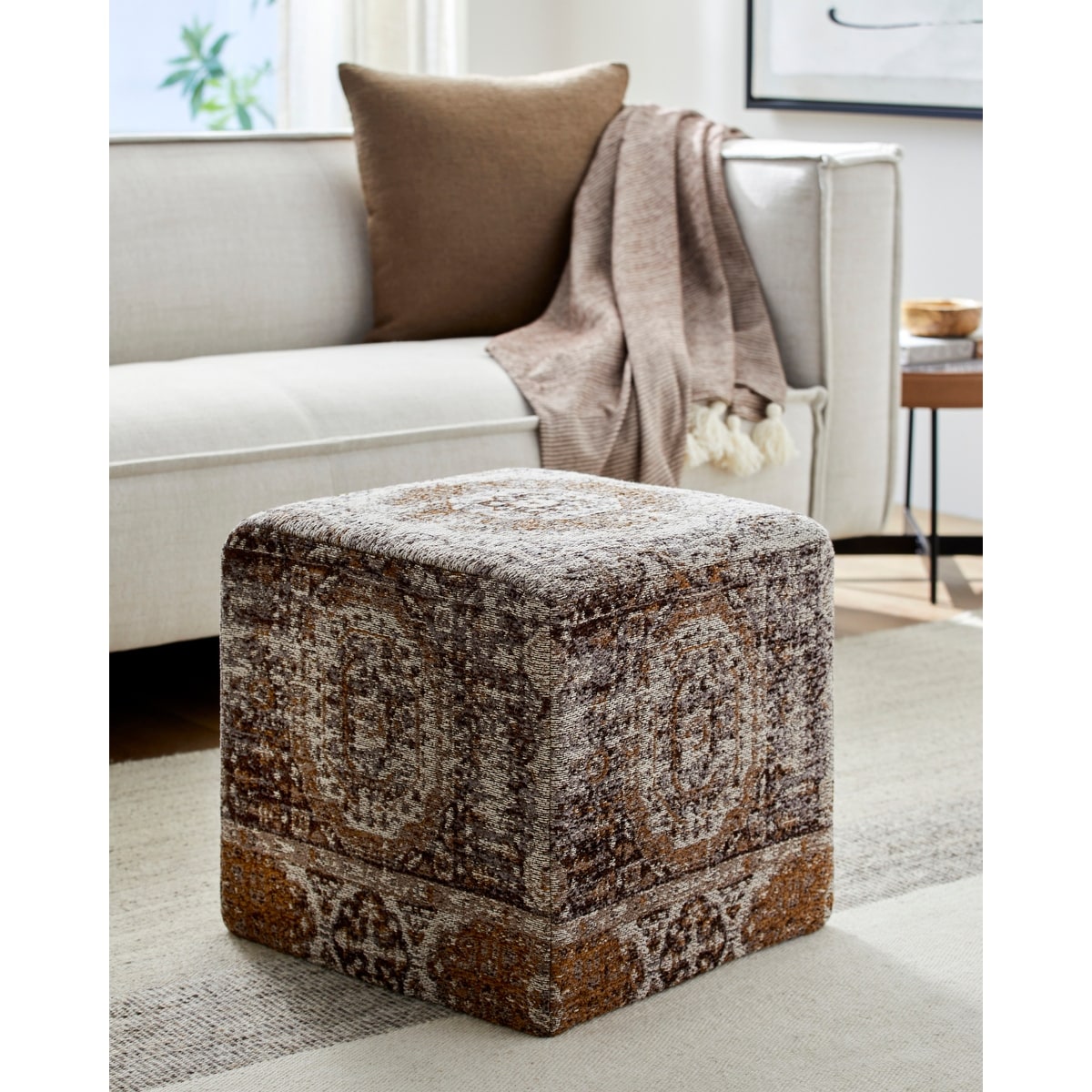 Fremont Traditional Oriental Gray 18 Pouf