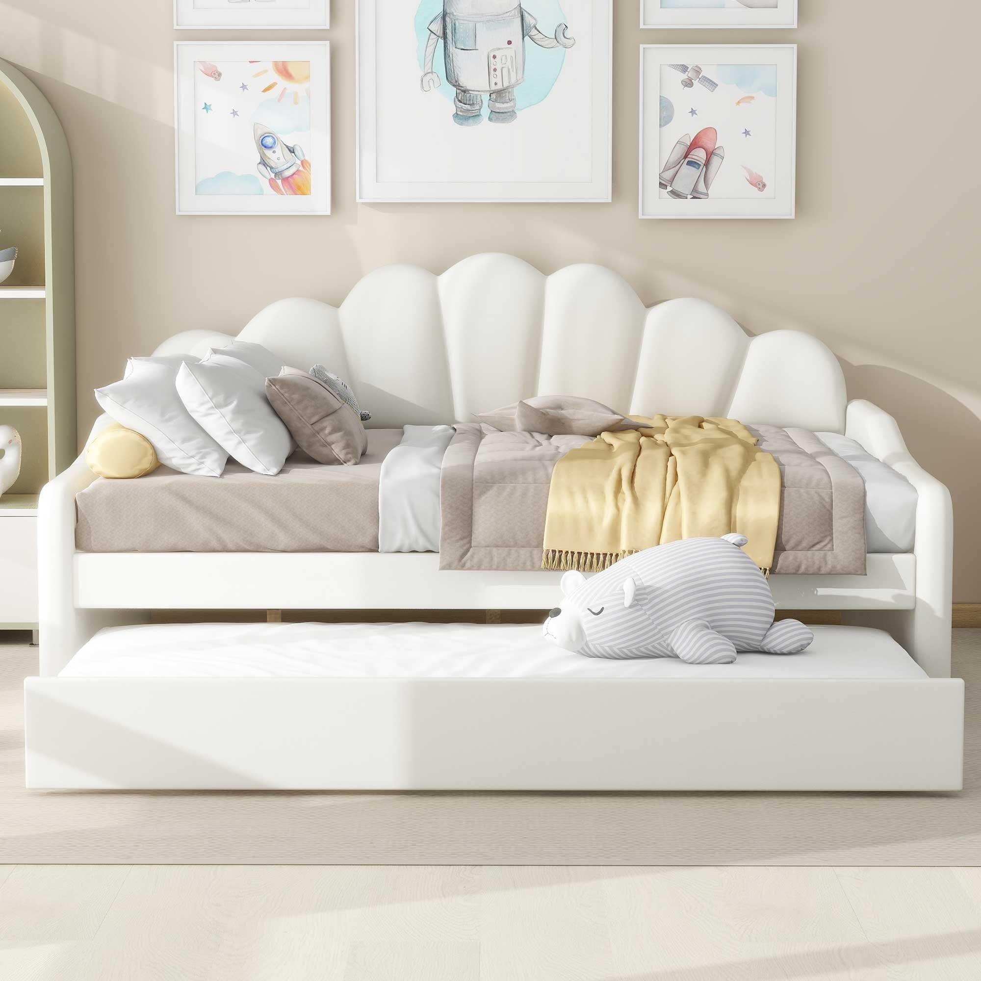 Full Size Velvet Upholstered Daybed With Pull Out Trundle Bed