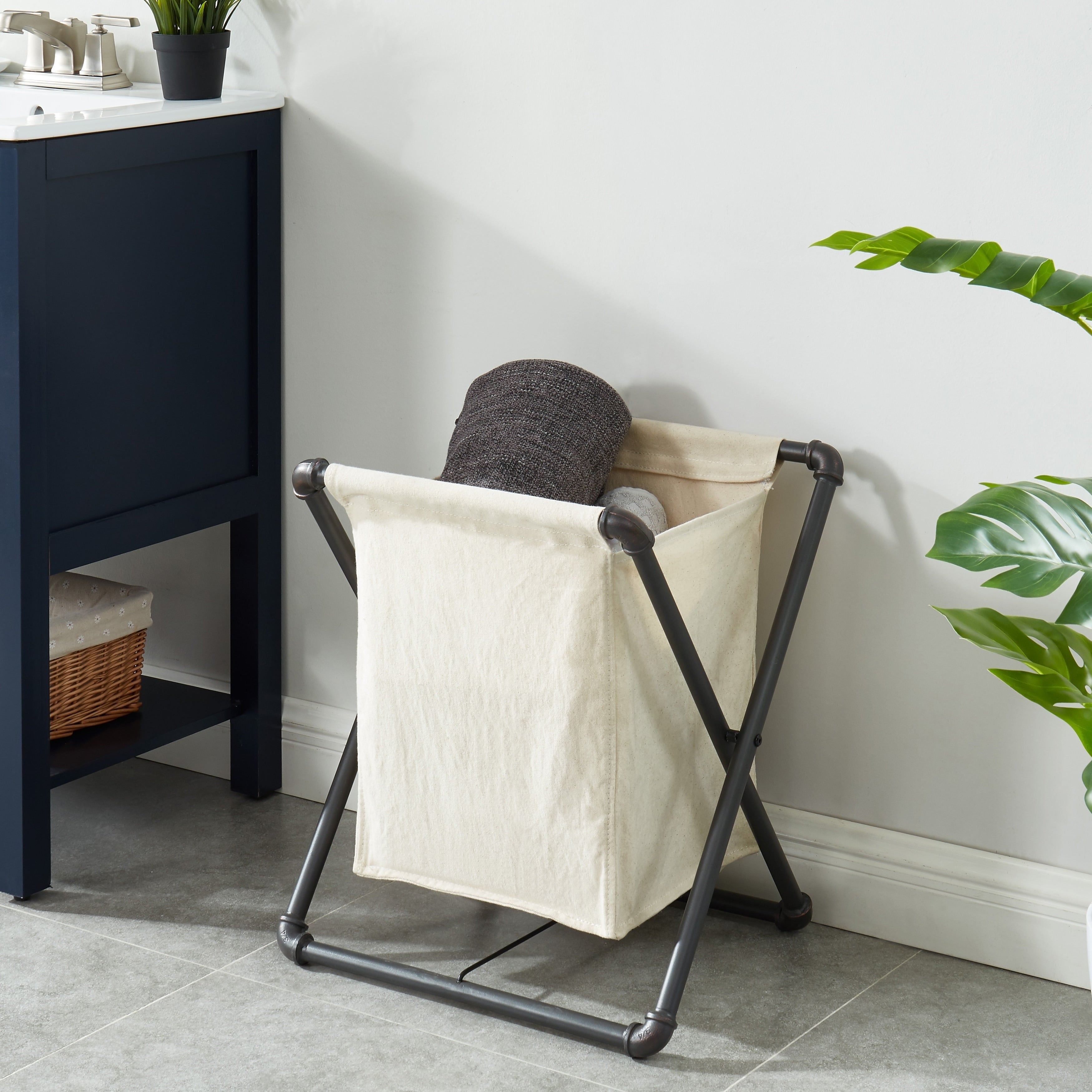 Furniture Of America Linley Sand Black Laundry Hamper