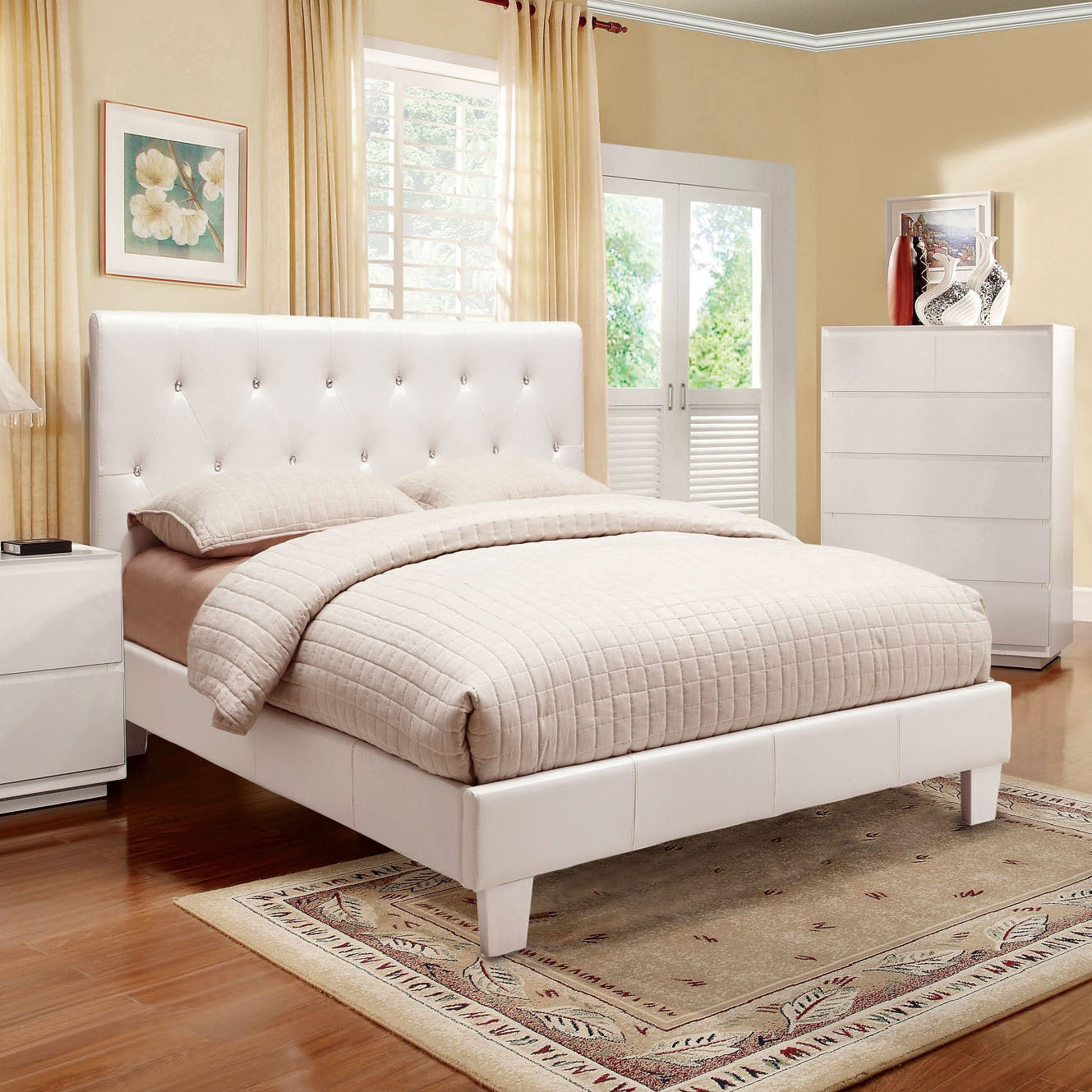 Furniture Of America Mircella Tufted Leatherette Platform Bed