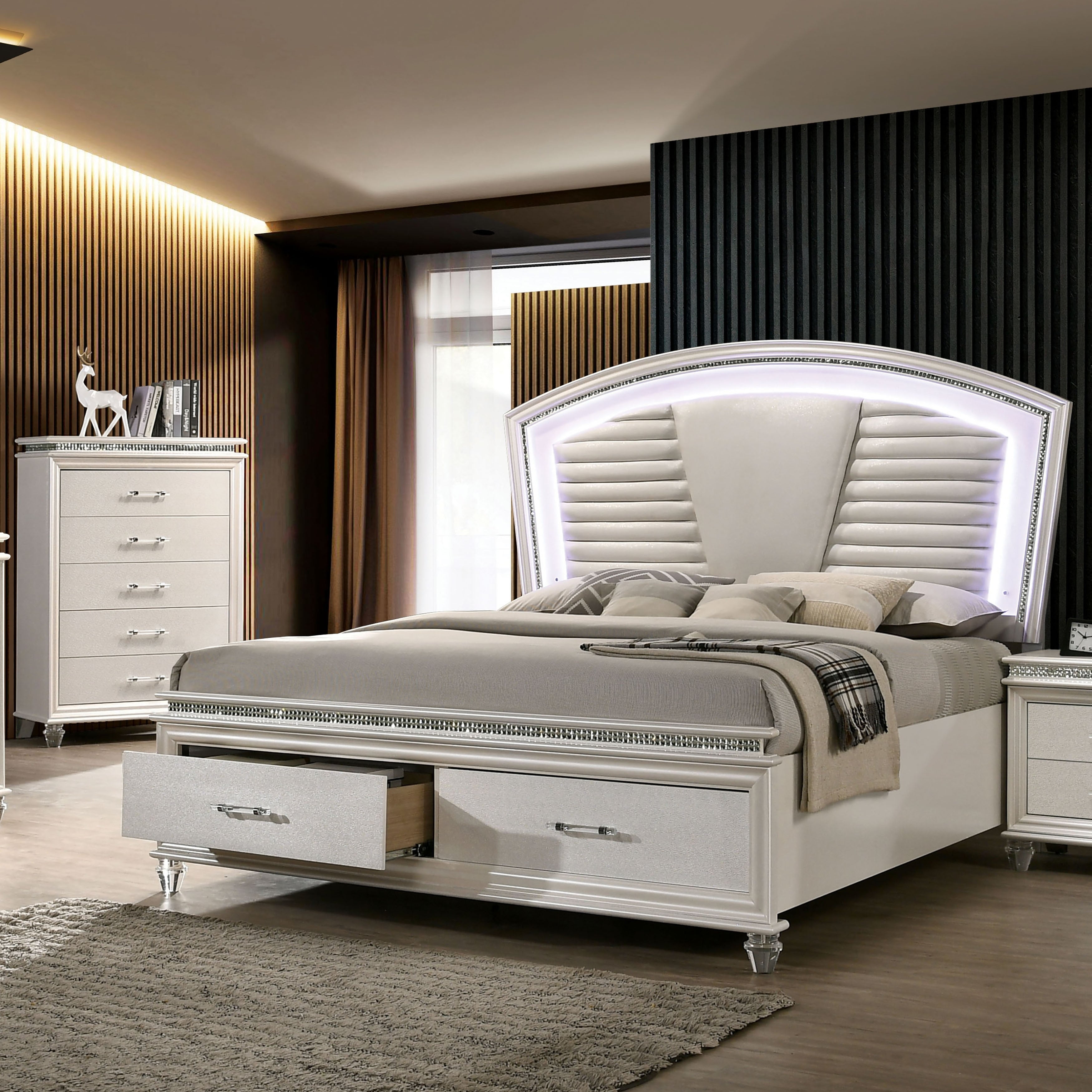 Furniture Of America Xian Transitional White 2 Piece Bed And Chest Set