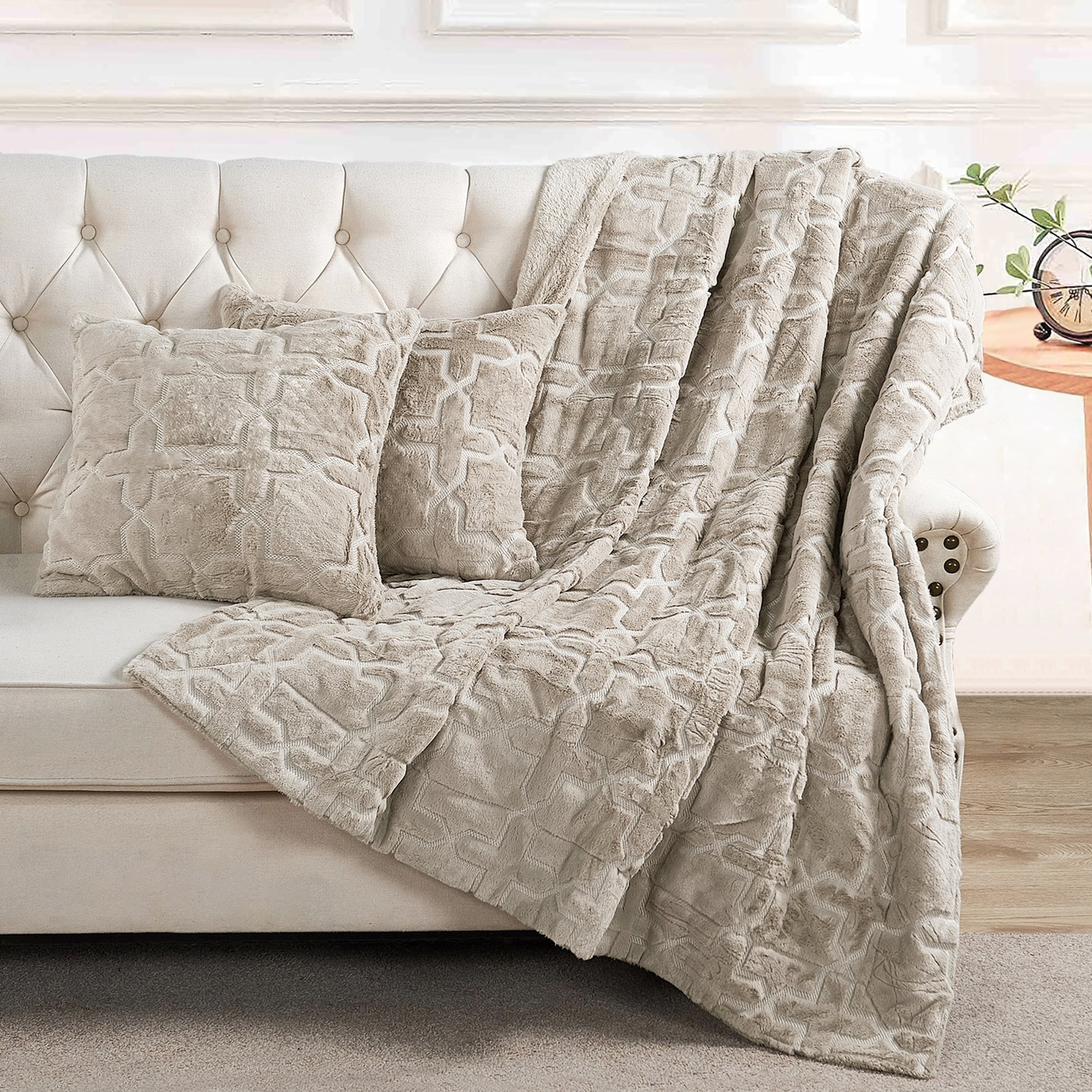 Boon Geo Tatami Faux Fur Throw Blanket With 2 Pillow Shells