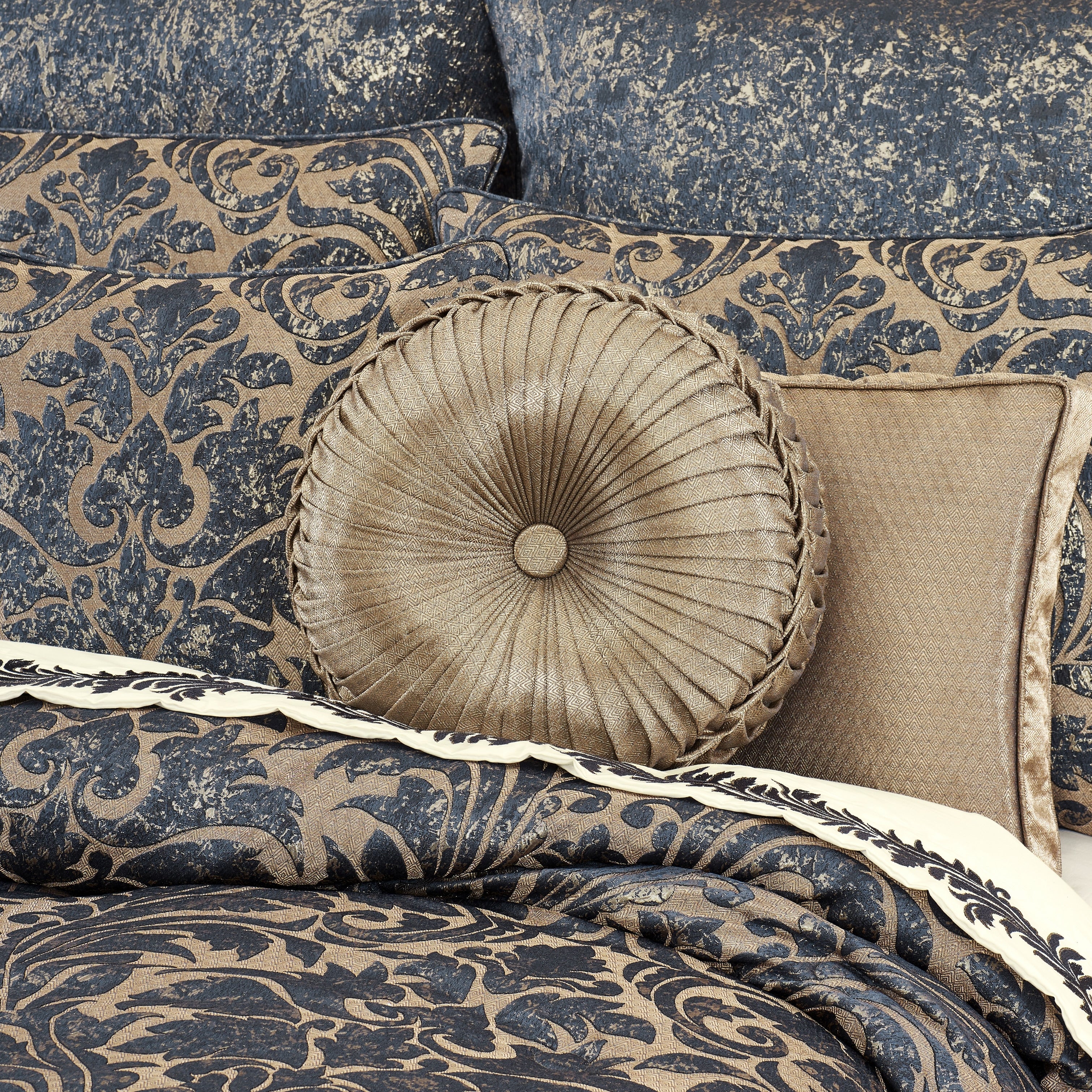 Glimmerstone Tufted Round Decorative Throw Pillow