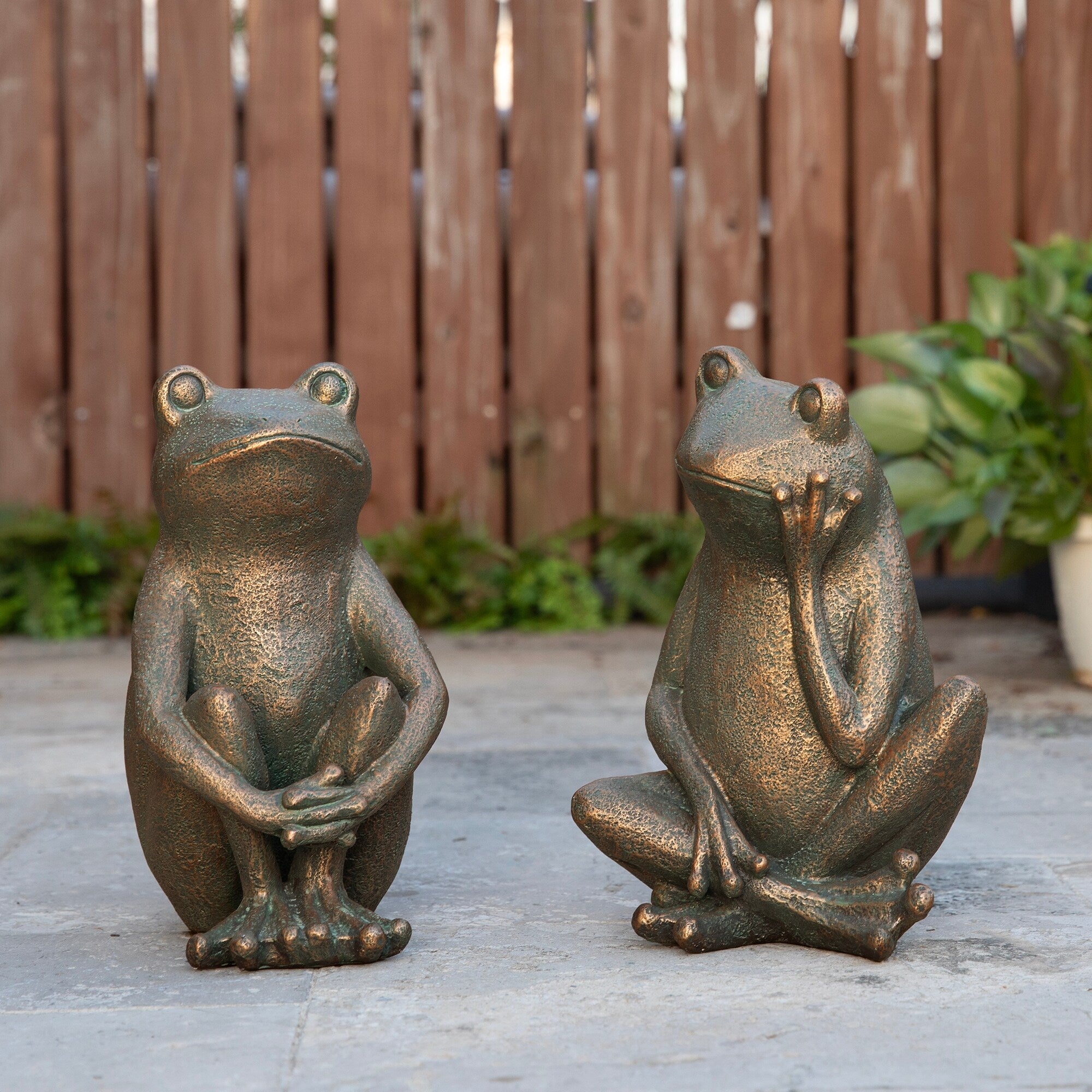 Glitzhome 12H Resin Bronze Squatting Sitting Frog Statue