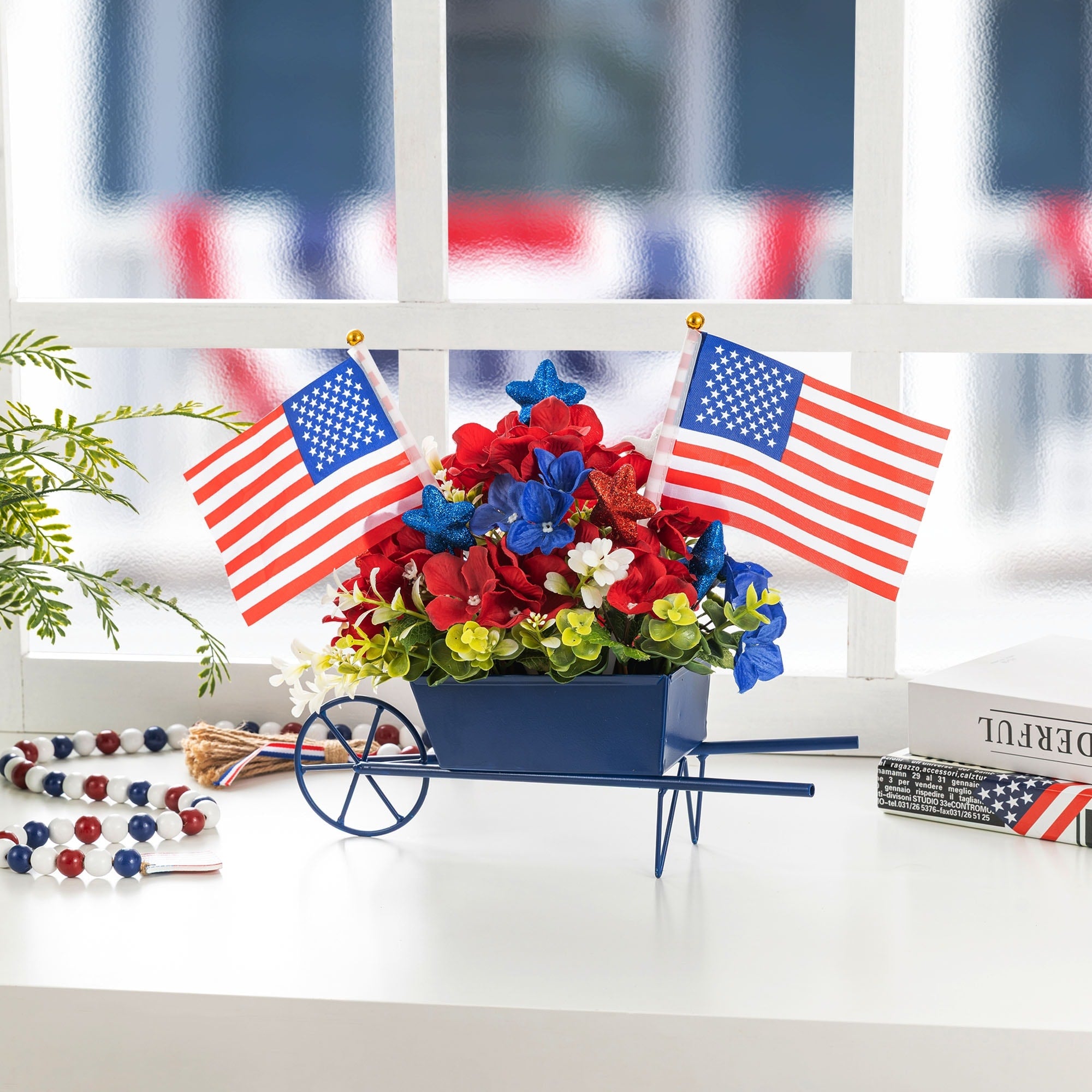 Glitzhome 14 L Patriotic Americana Hydrangea Metal Wagon Centerpiece