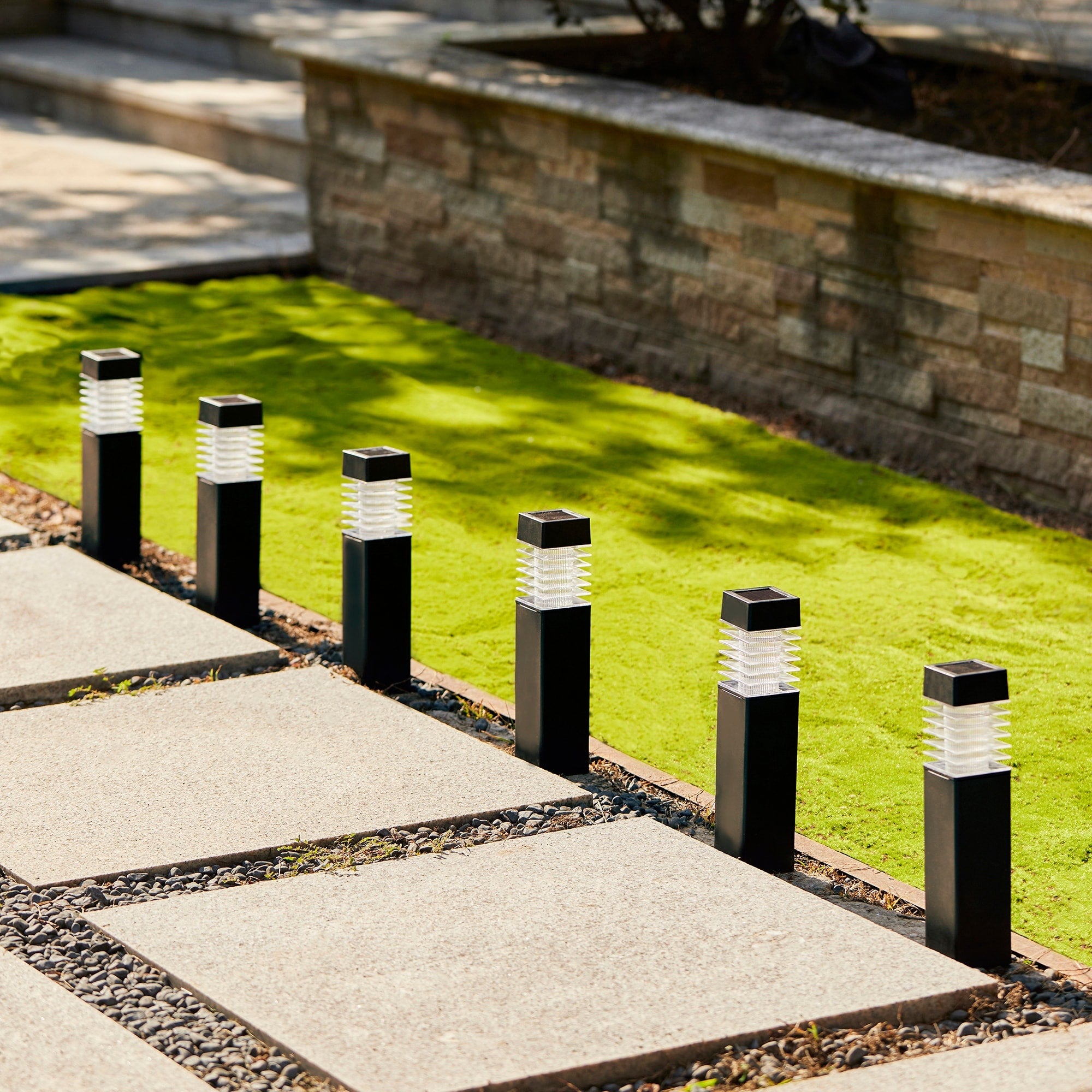 Glitzhome 15.25 H Set Of 6 Solar Powered Transparent Texture Lens Pathway Stake Light Set Of 6