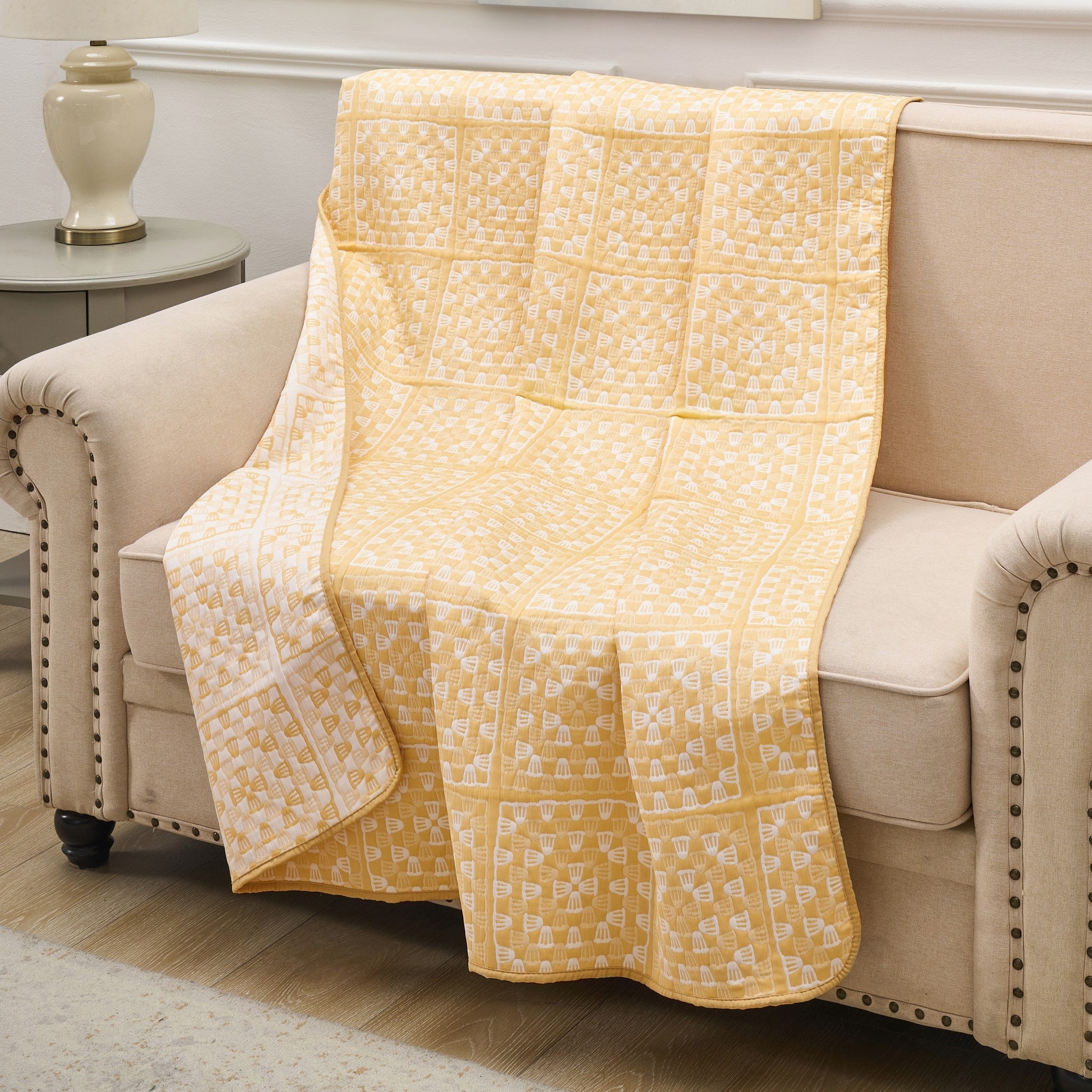 Greenland Home Fashions Granny Squares Mid Century Modern Reversible Matelass Throw