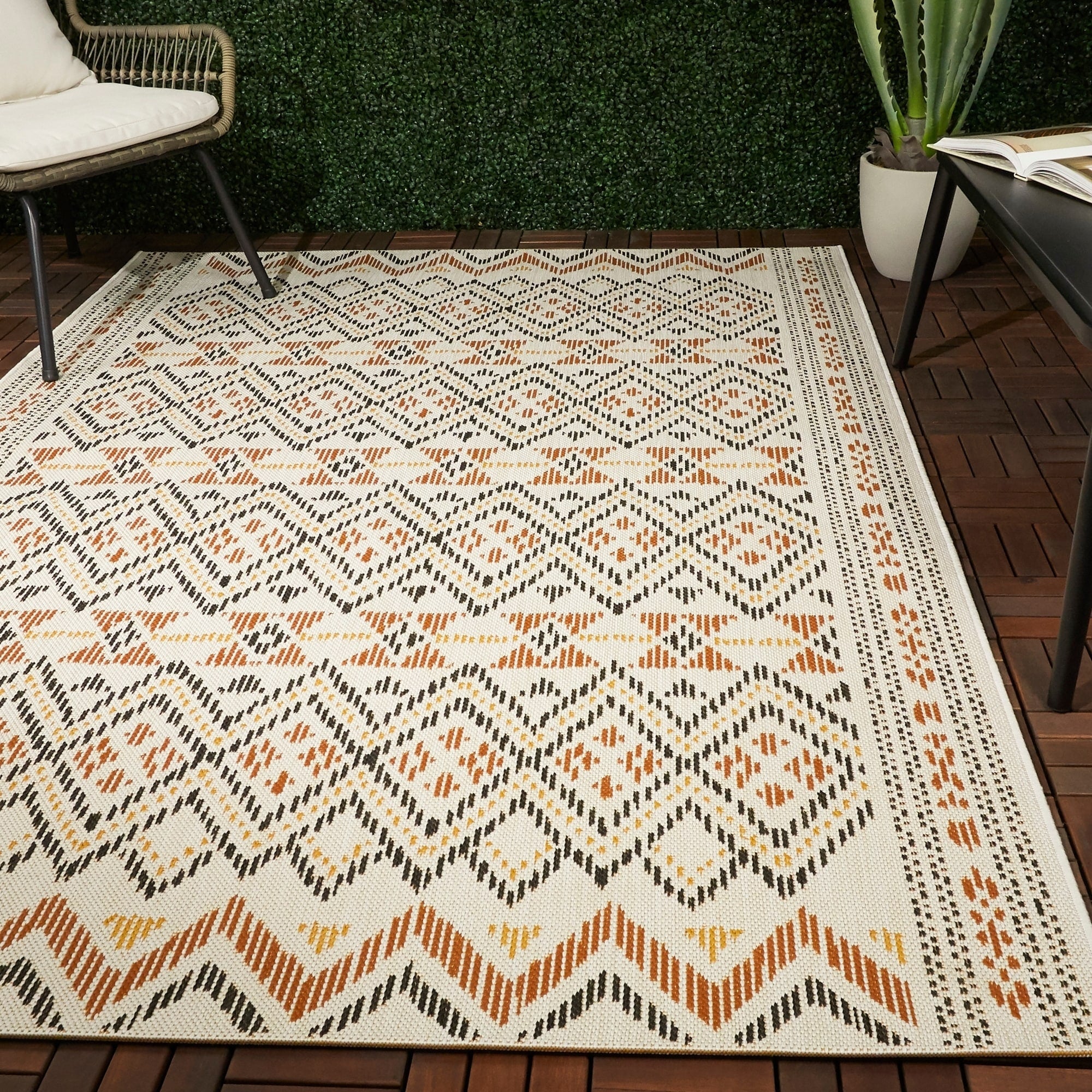 Grisham Diamond Area Rug