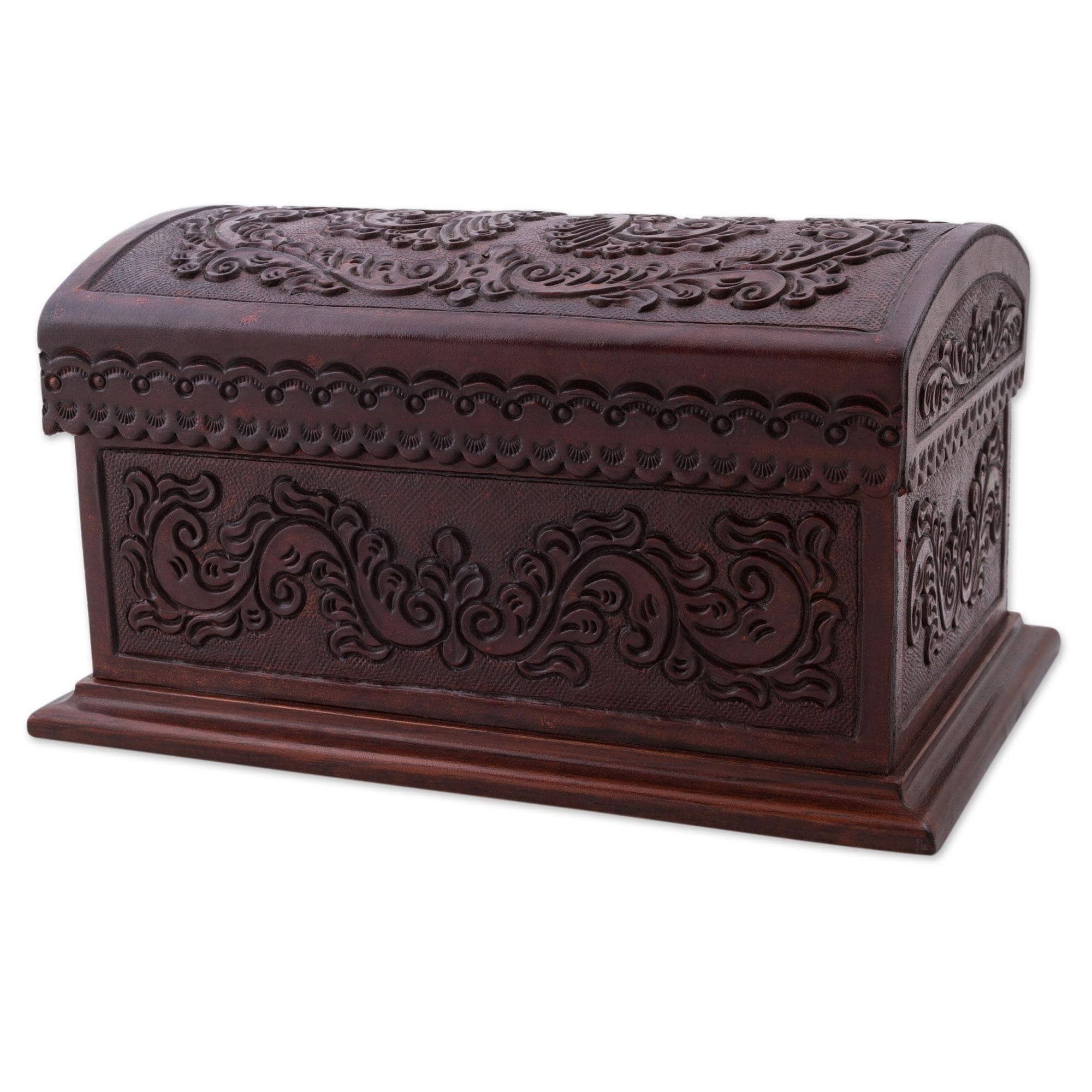 Handmade Classic Inspiration Leather And Wood Chest Peru 28 X 20 X 18
