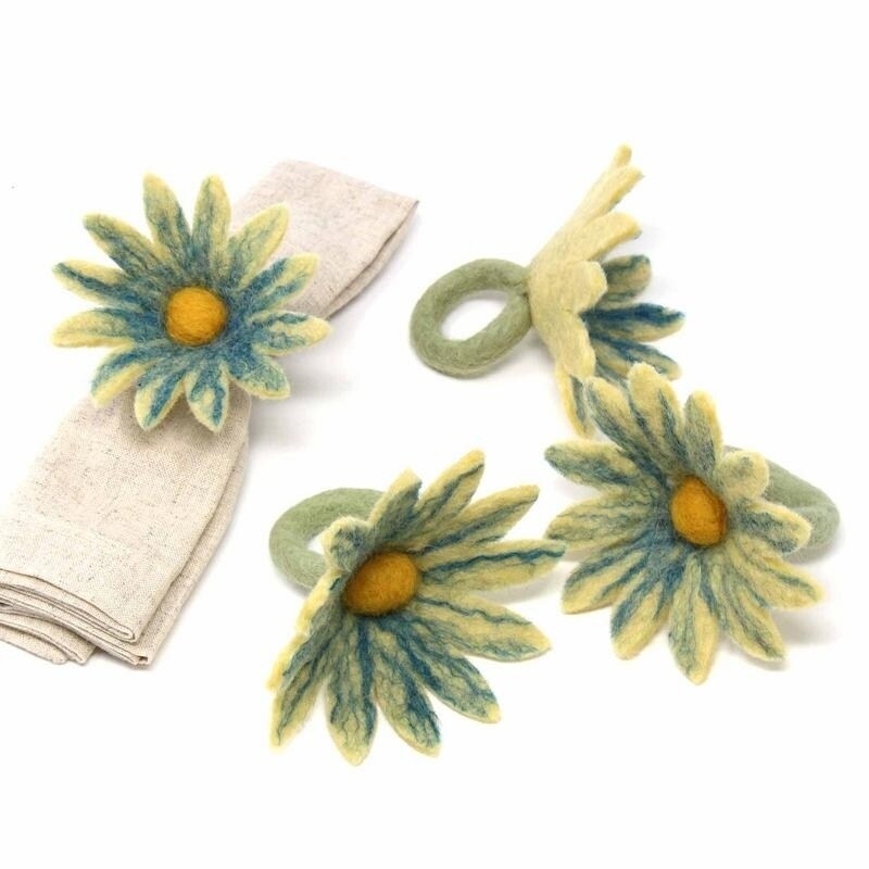 The Curated Nomad Thrift Handmade Felt Coneflower Napkin Rings Set Of 4