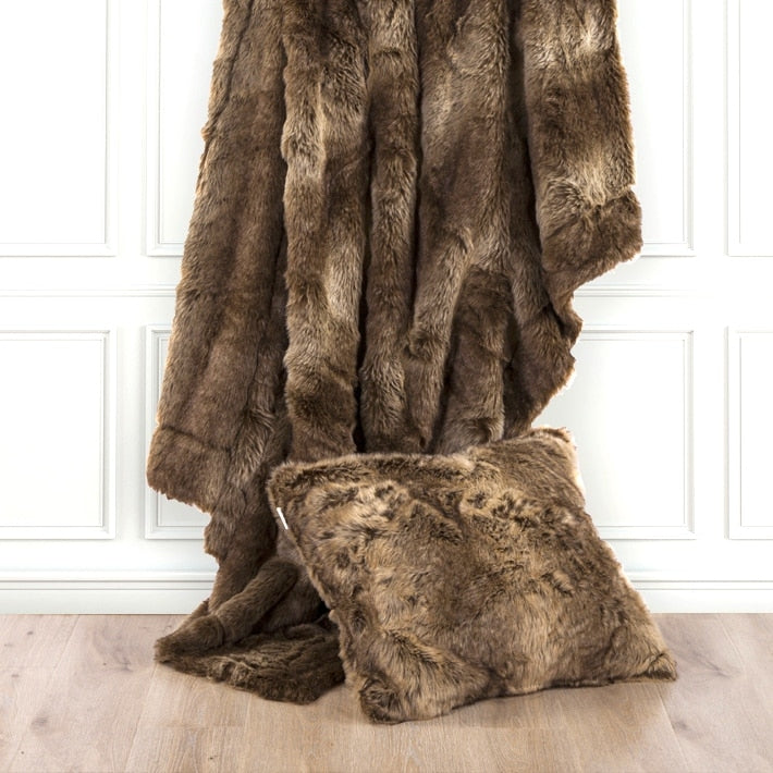 Hiend Accents Oversized Wolf Throw 60X90