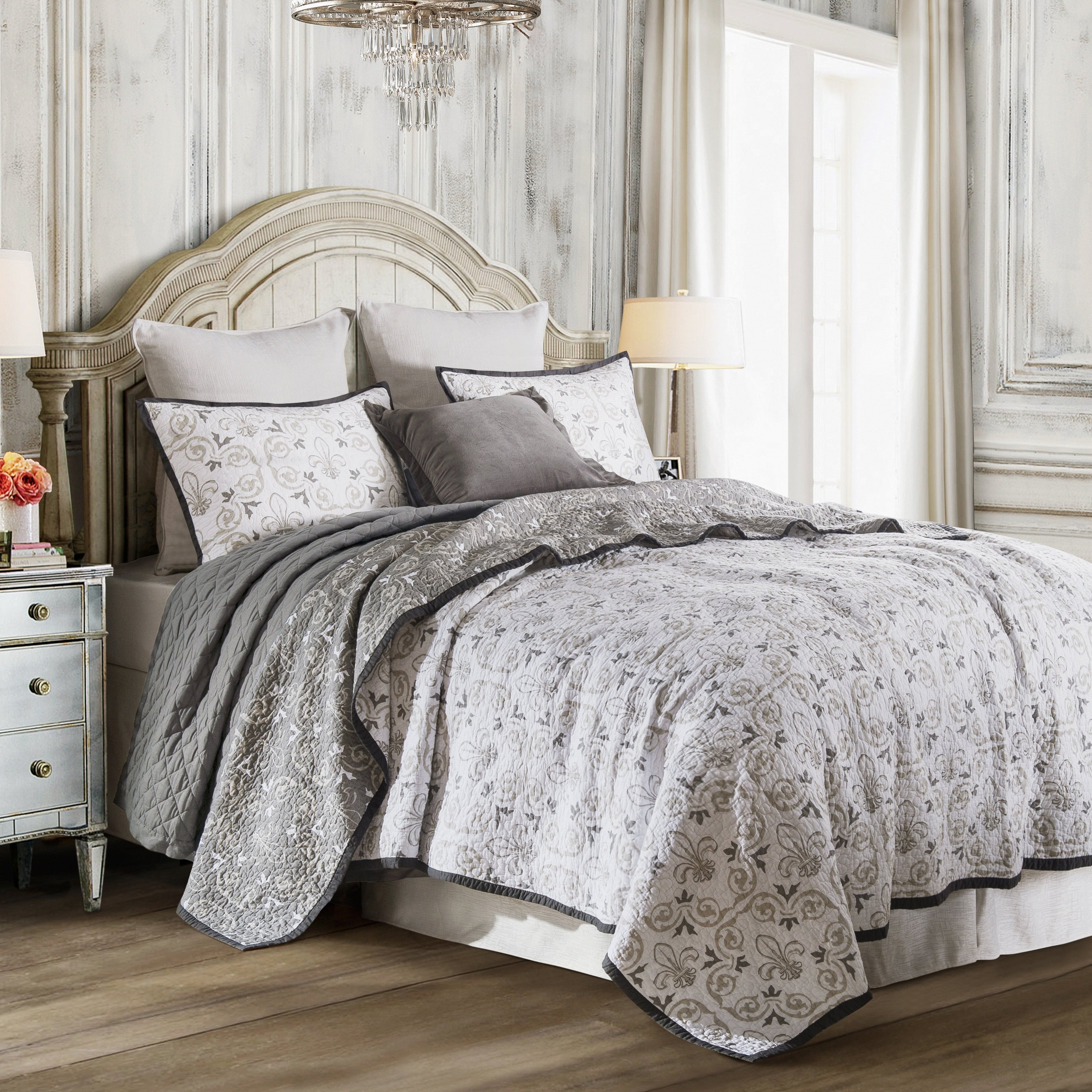 Hiend Accents Fleur De Lis Quilt Set