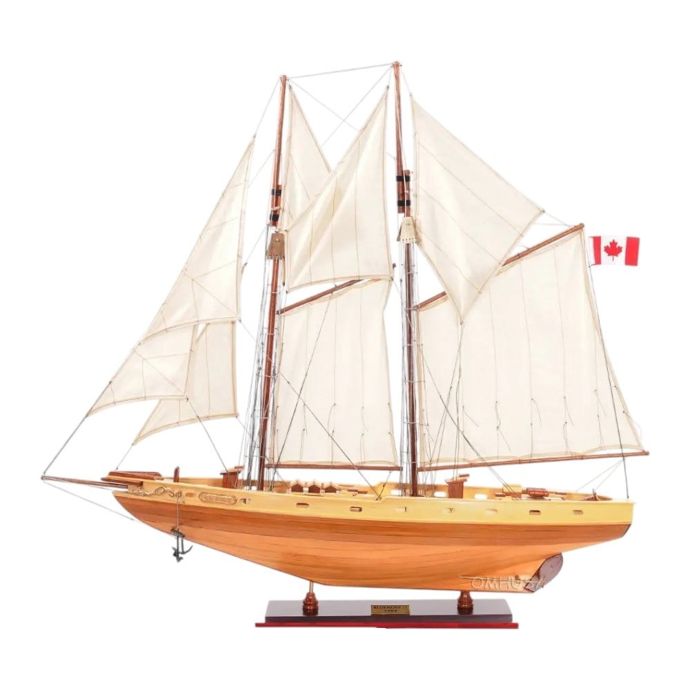 Homeroots 33 Wood Brown Solid Wood Hand Painted Bluenose Ii Model Boat 38.50 In. X 32.75 In. X 6.50 In.