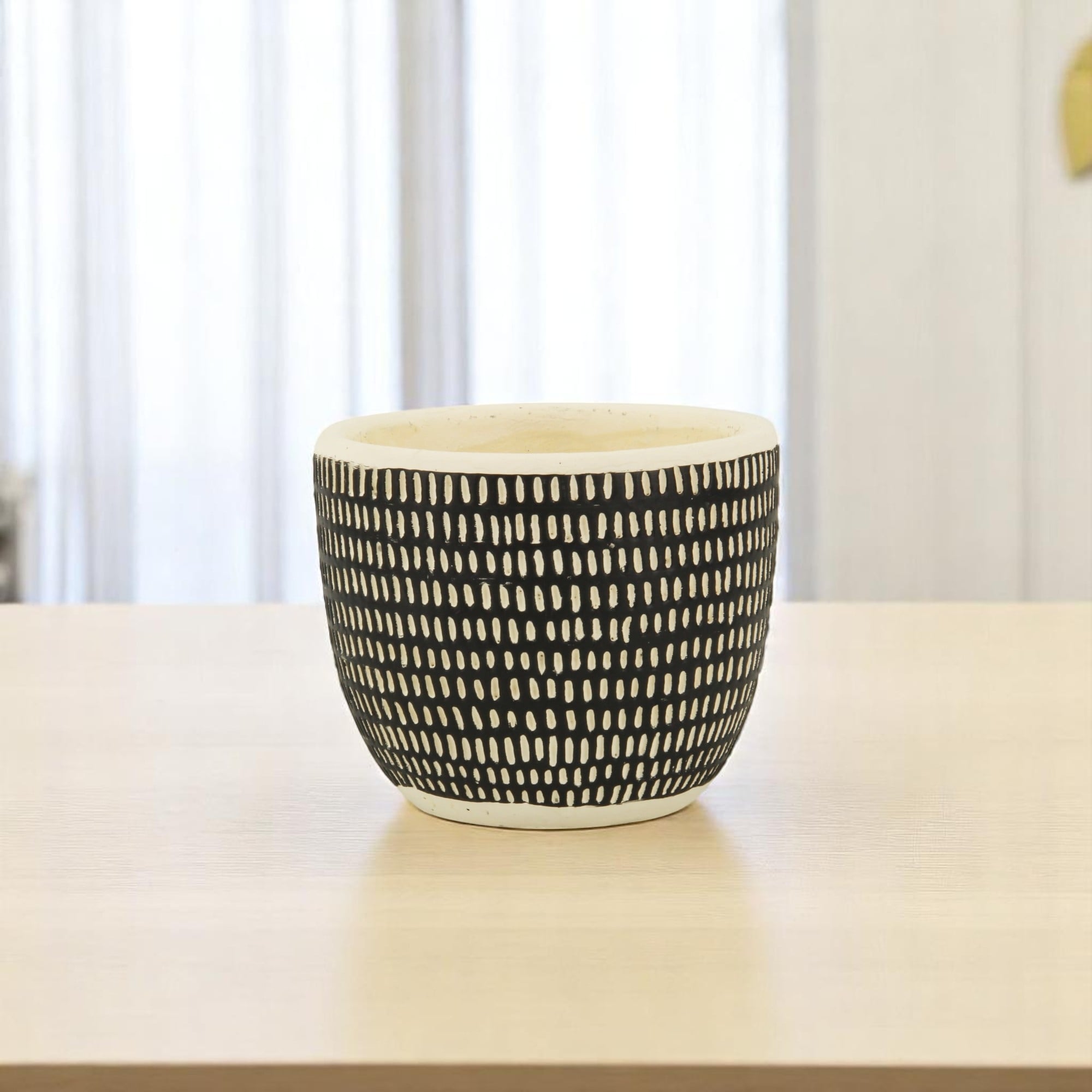 Homeroots Black And White Ceramic 39 Ounce Dotted Round Distressed Pot Planter 5.75 In. X 4.75 In. X 5.75 In.