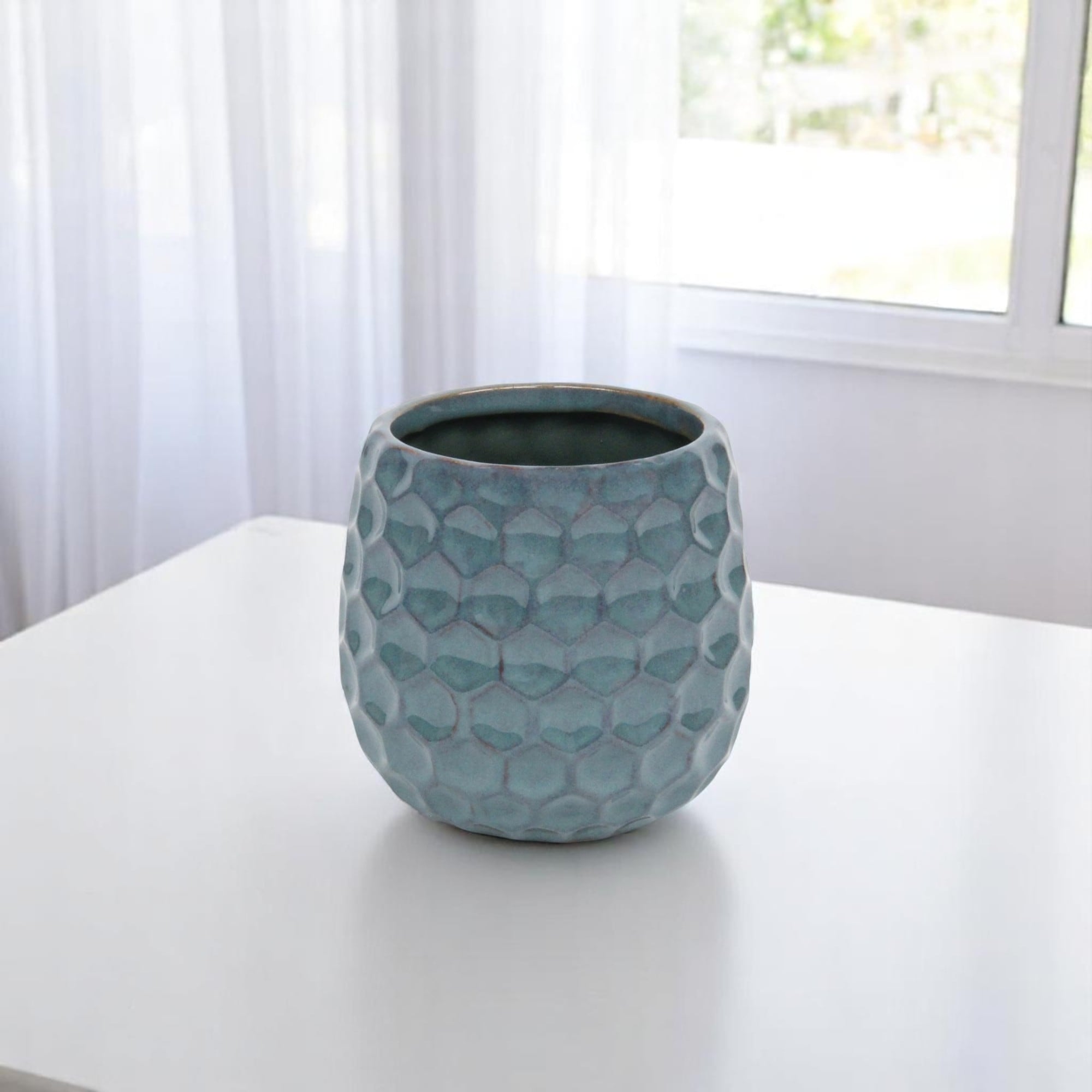 Homeroots Blue Ceramic 15 Ounce Round Distressed Pot Planter 4.50 In. X 4.25 In. X 4.50 In.