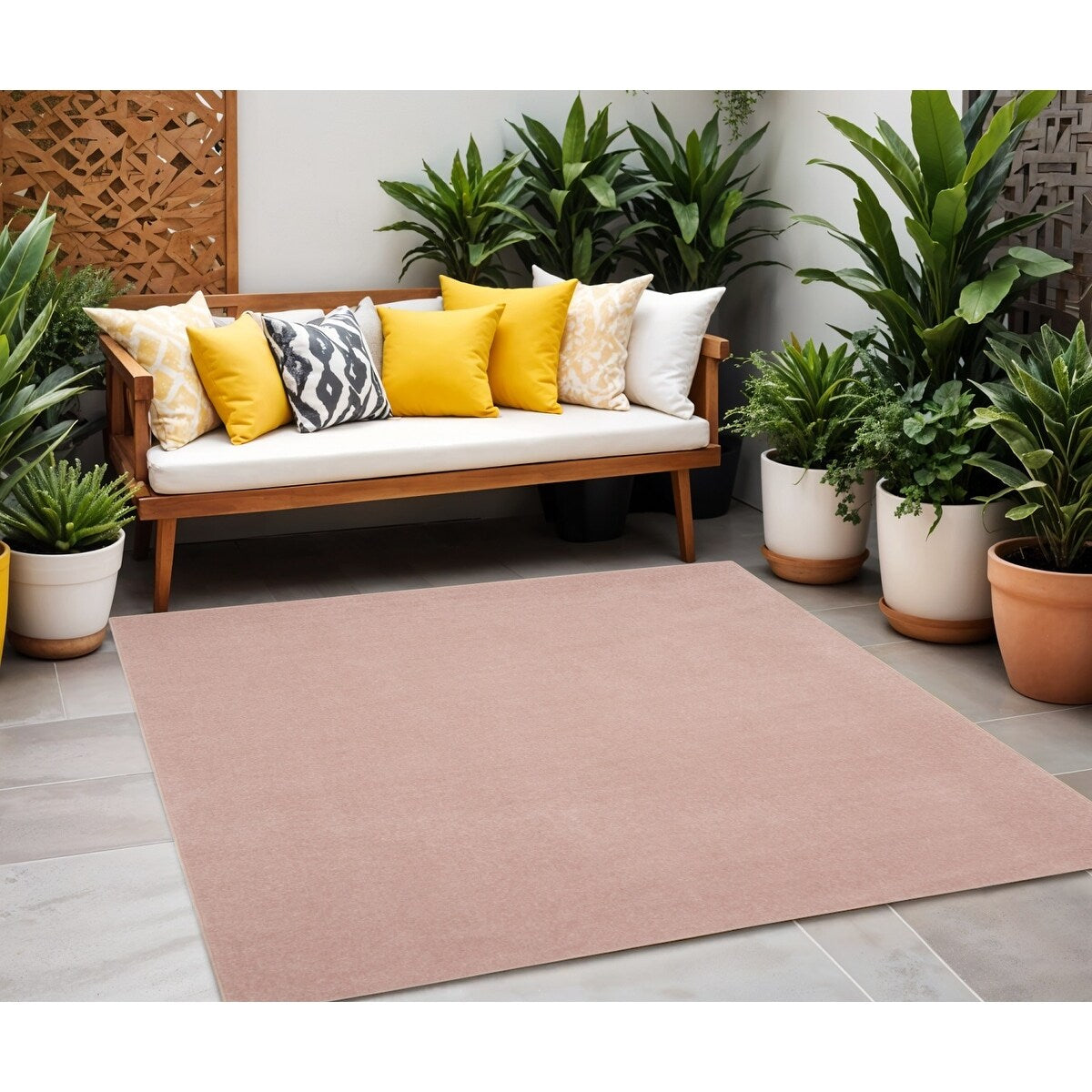 Homeroots Contemporary Square Outdoor Rug 5 X 5