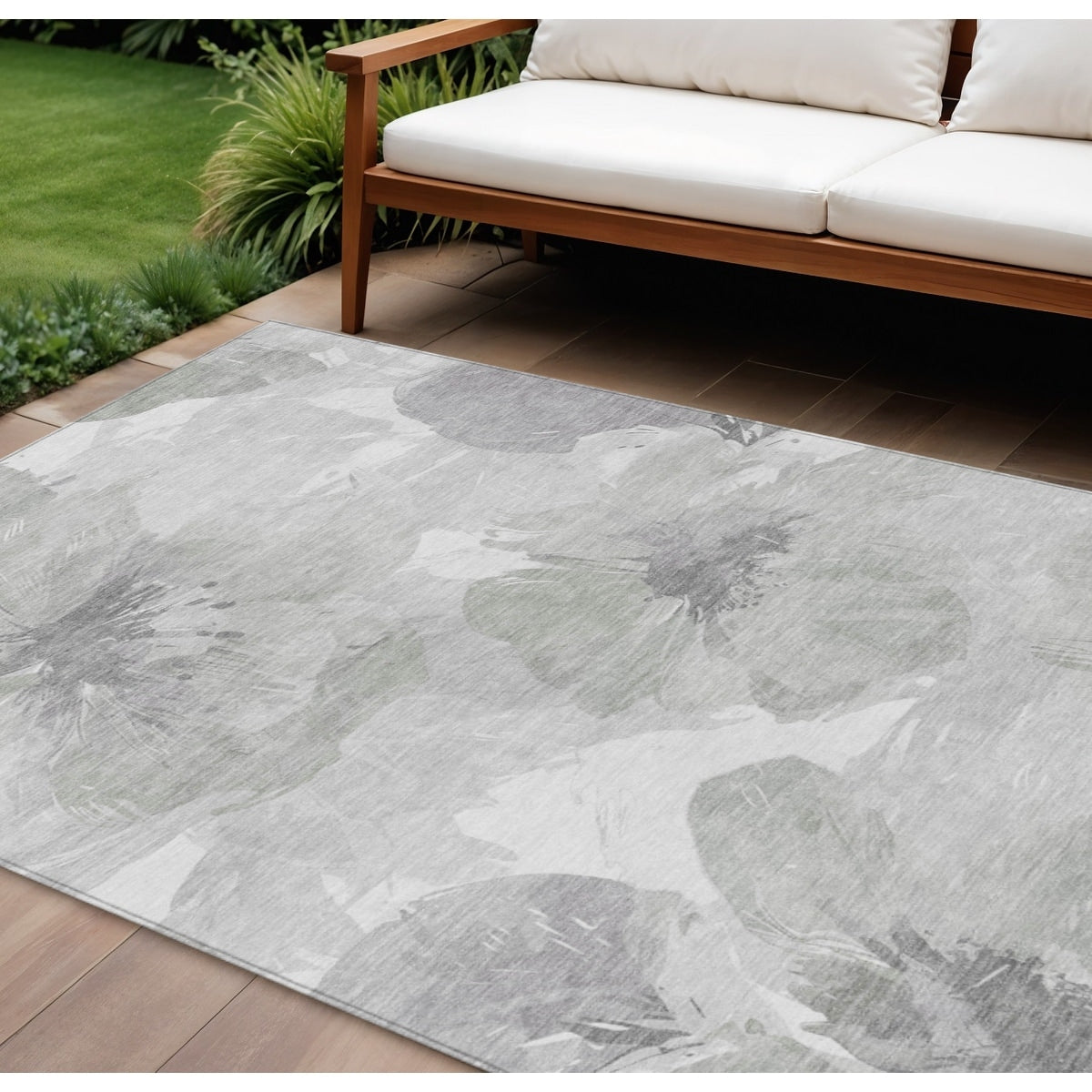 Homeroots Floral Transitional Rectangle Outdoor Rug