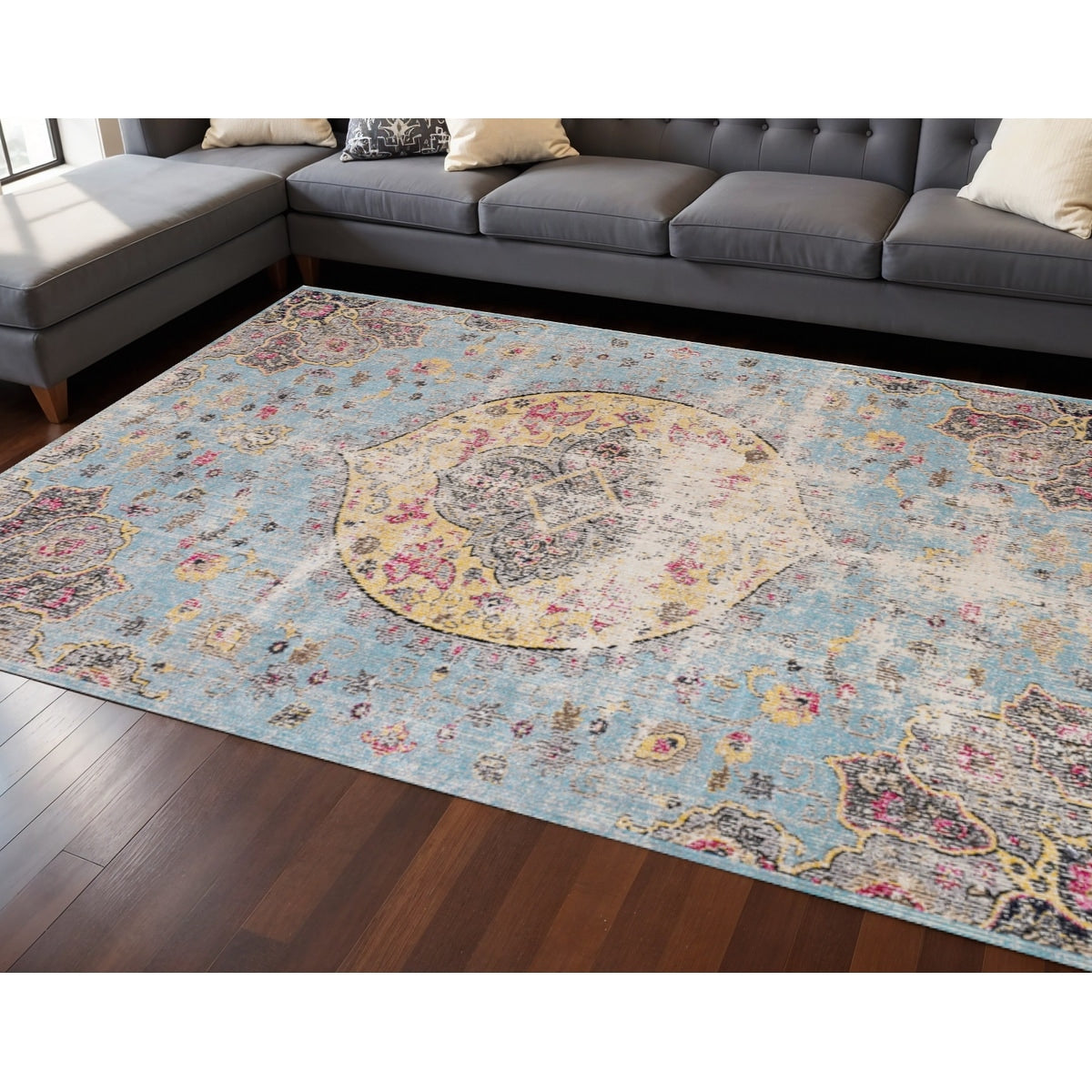 Homeroots Medallion Modern Rectangle Area Rug