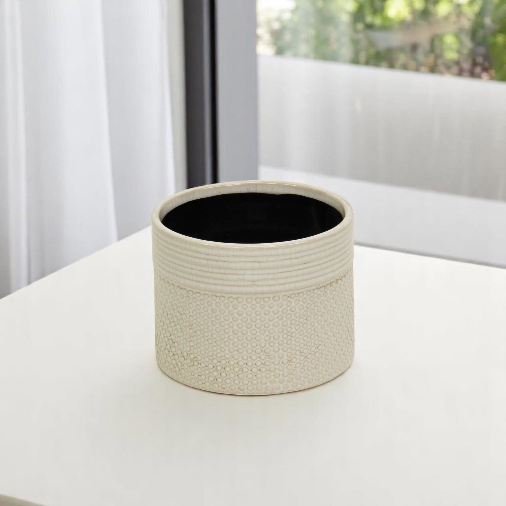 Homeroots Off White Ceramic 42 Ounce Dotted Round Distressed Pot Planter 5.50 In. X 4.25 In. X 5.50 In.