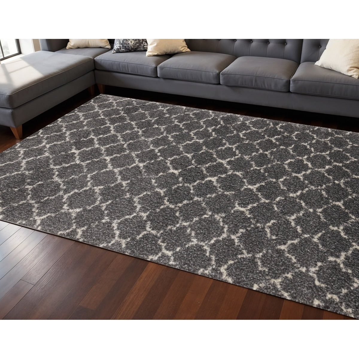 Homeroots Ogee Modern Rectangle Area Rug