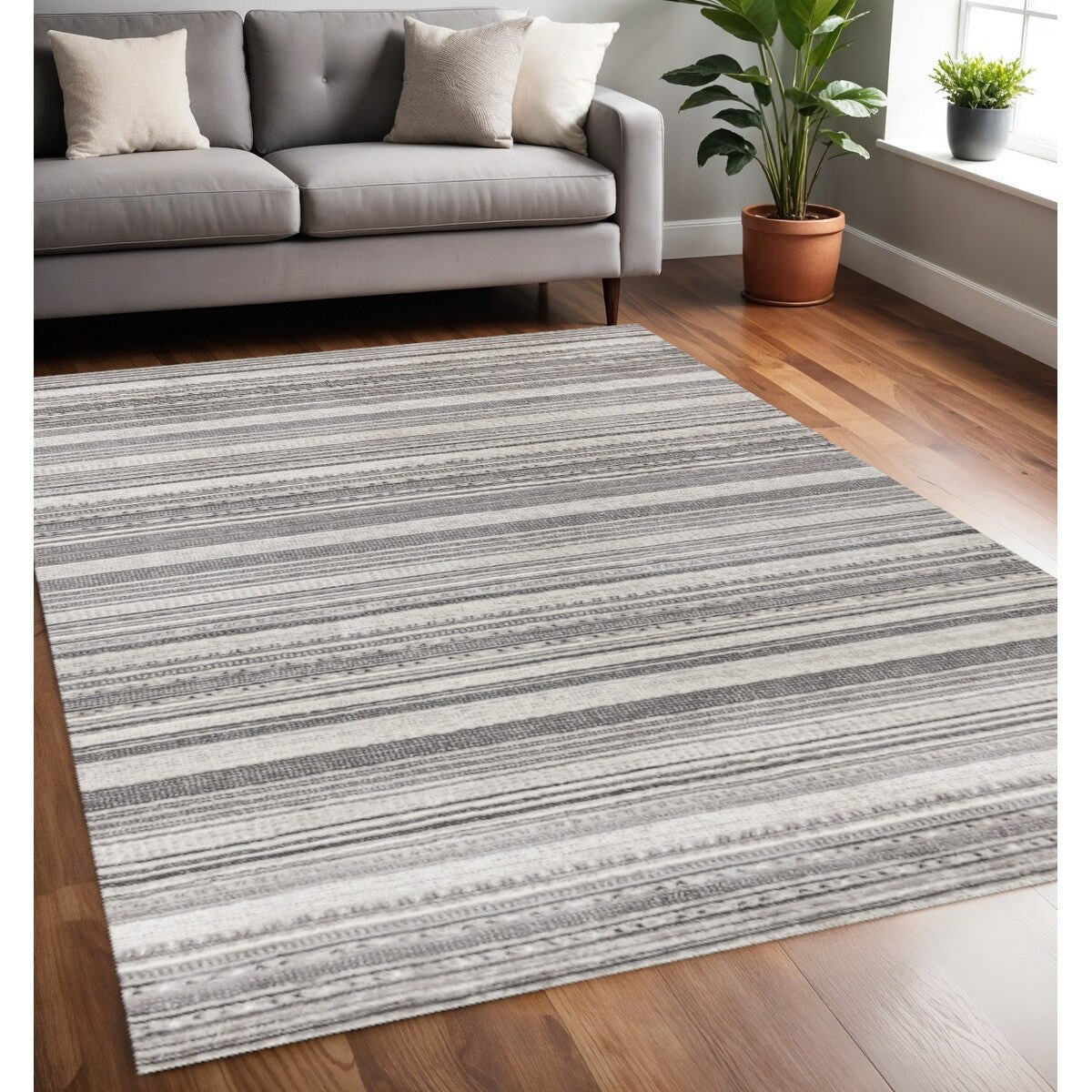 Homeroots Striped Modern Rectangle Area Rug 5 X 8