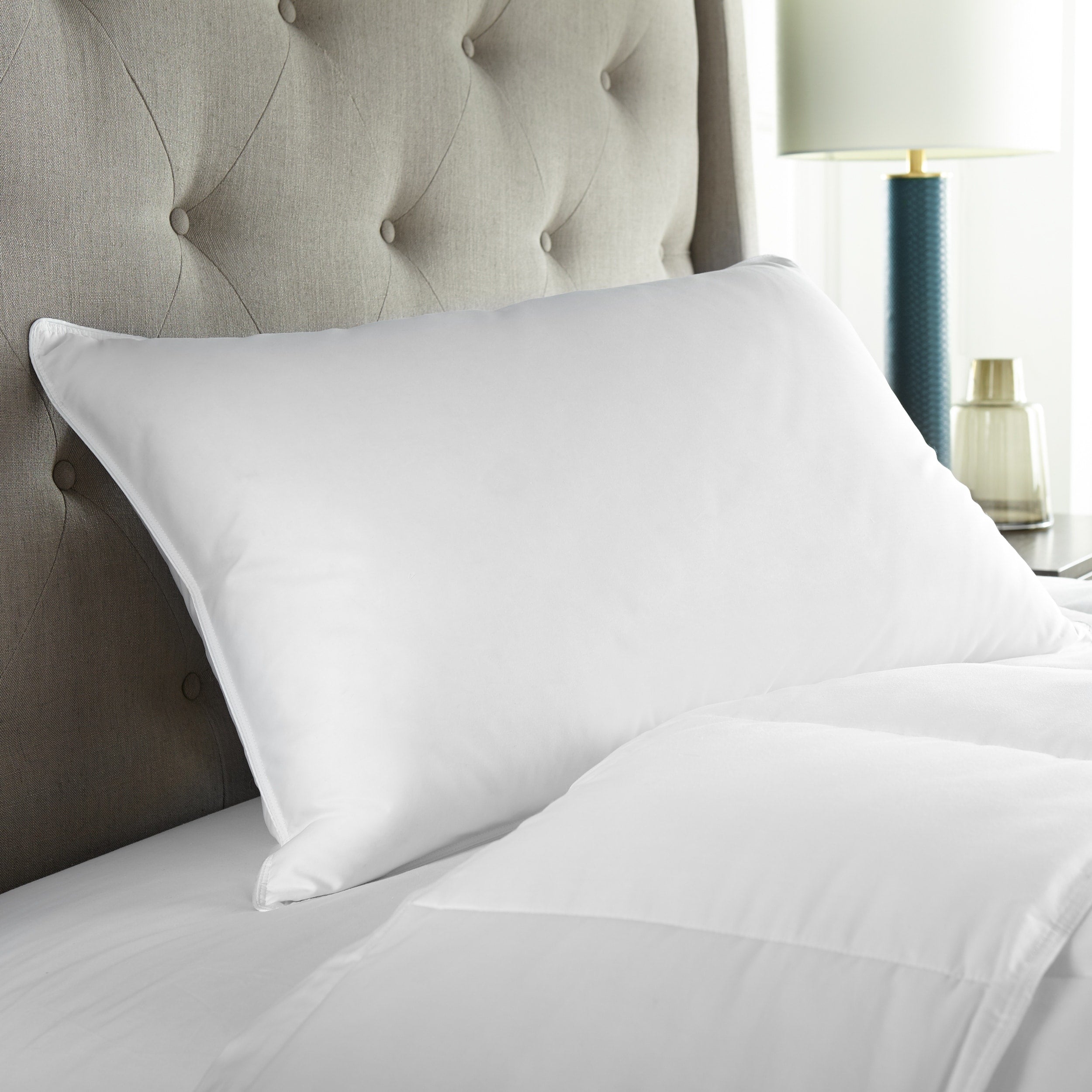 Hotel Style White Goose Down Chamber Pillow