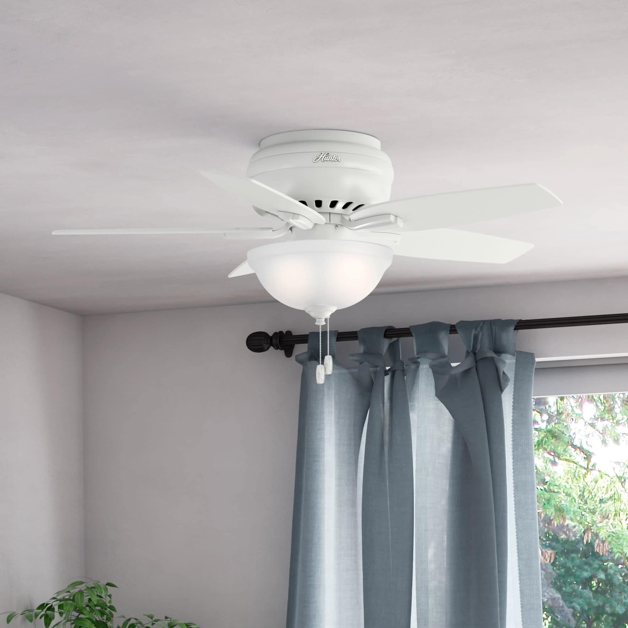 Hunter Fan Newsome Collection 42 Inch Fresh White With 5 Fresh White Light Oak Reversible Blades