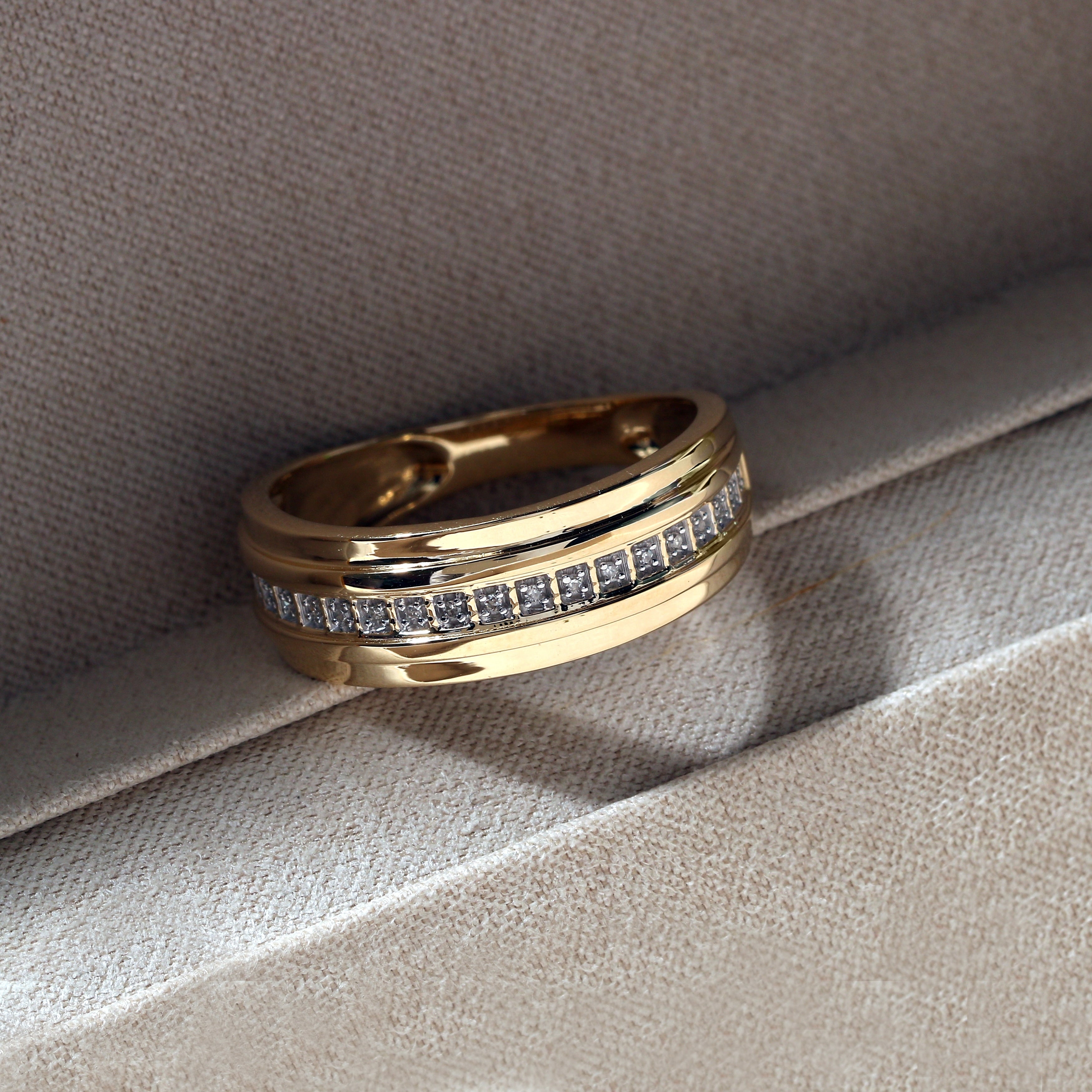Igi Certified 1 20Ct Tdw Diamond Mens Wedding Band In 10K Gold By De Couer
